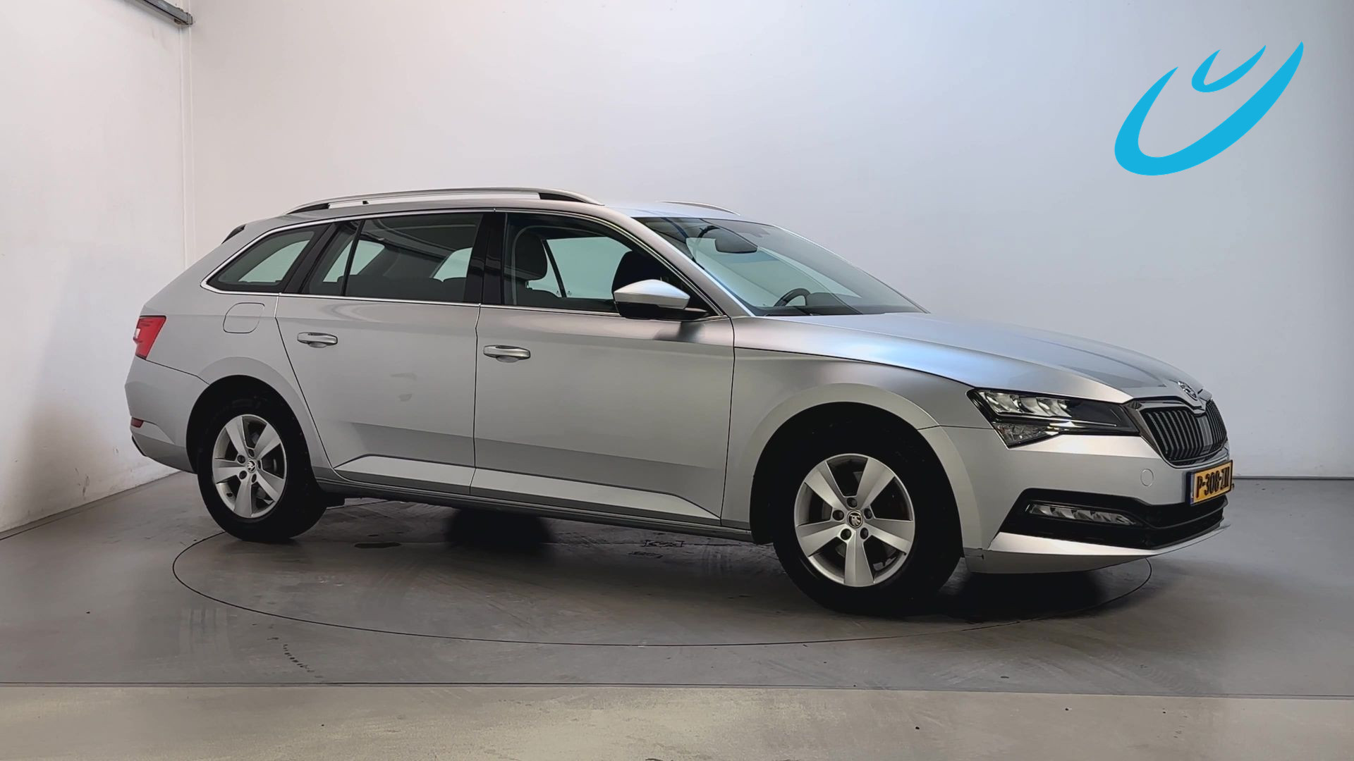 Skoda Superb 1.5 TSI 150pk DSG ACT Business Edition Virtual Cockpit Trekhaak Navigatie App-Connect DAB+ 2022 - voorkant