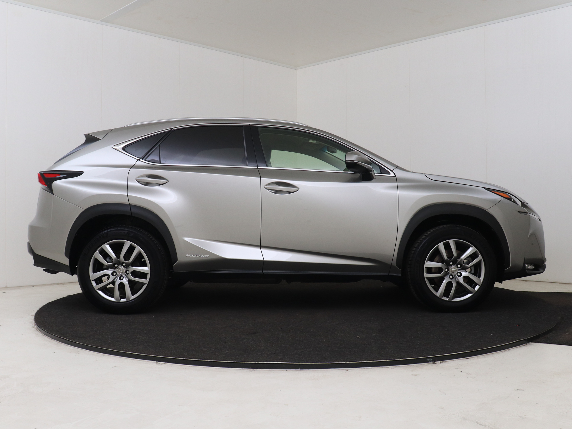 Foto van Lexus Lexus Nx300h