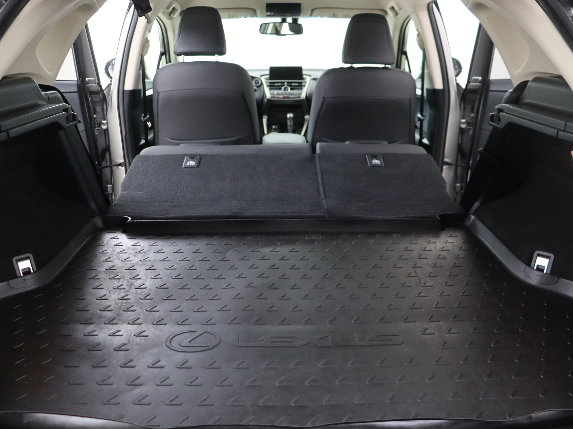 Foto van Lexus Lexus Nx300h