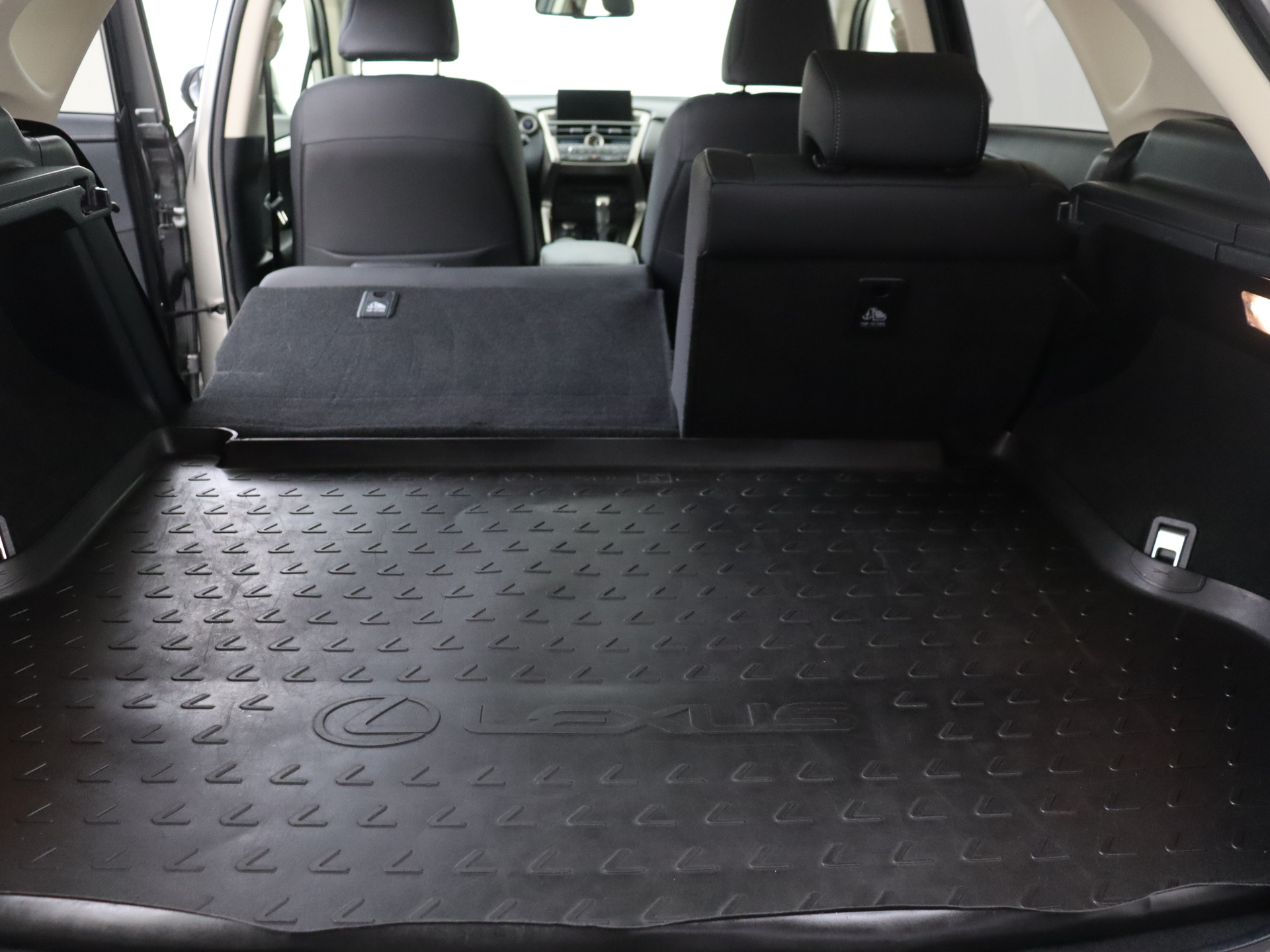 Foto van Lexus Lexus Nx300h