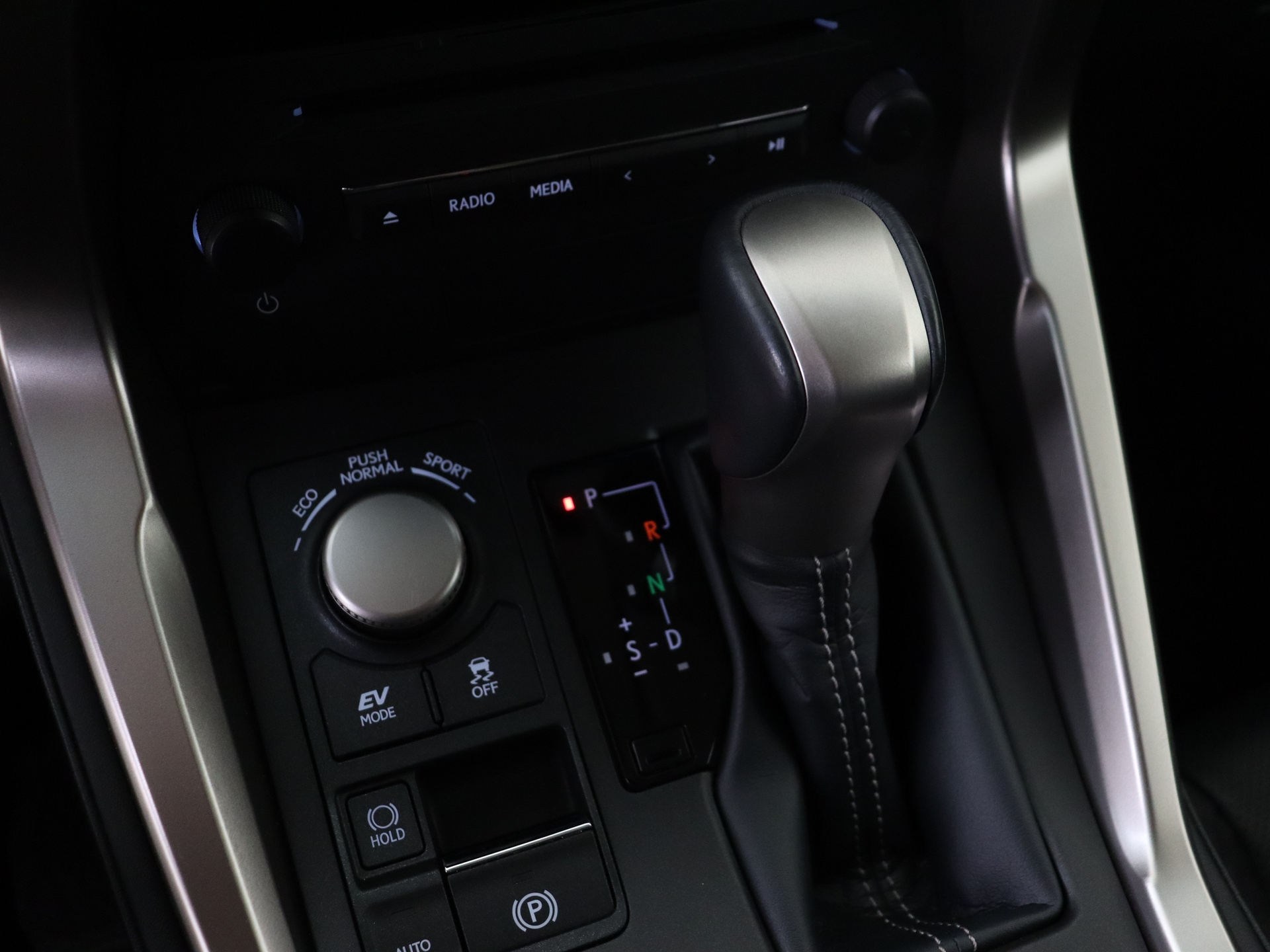 Foto van Lexus Lexus Nx300h