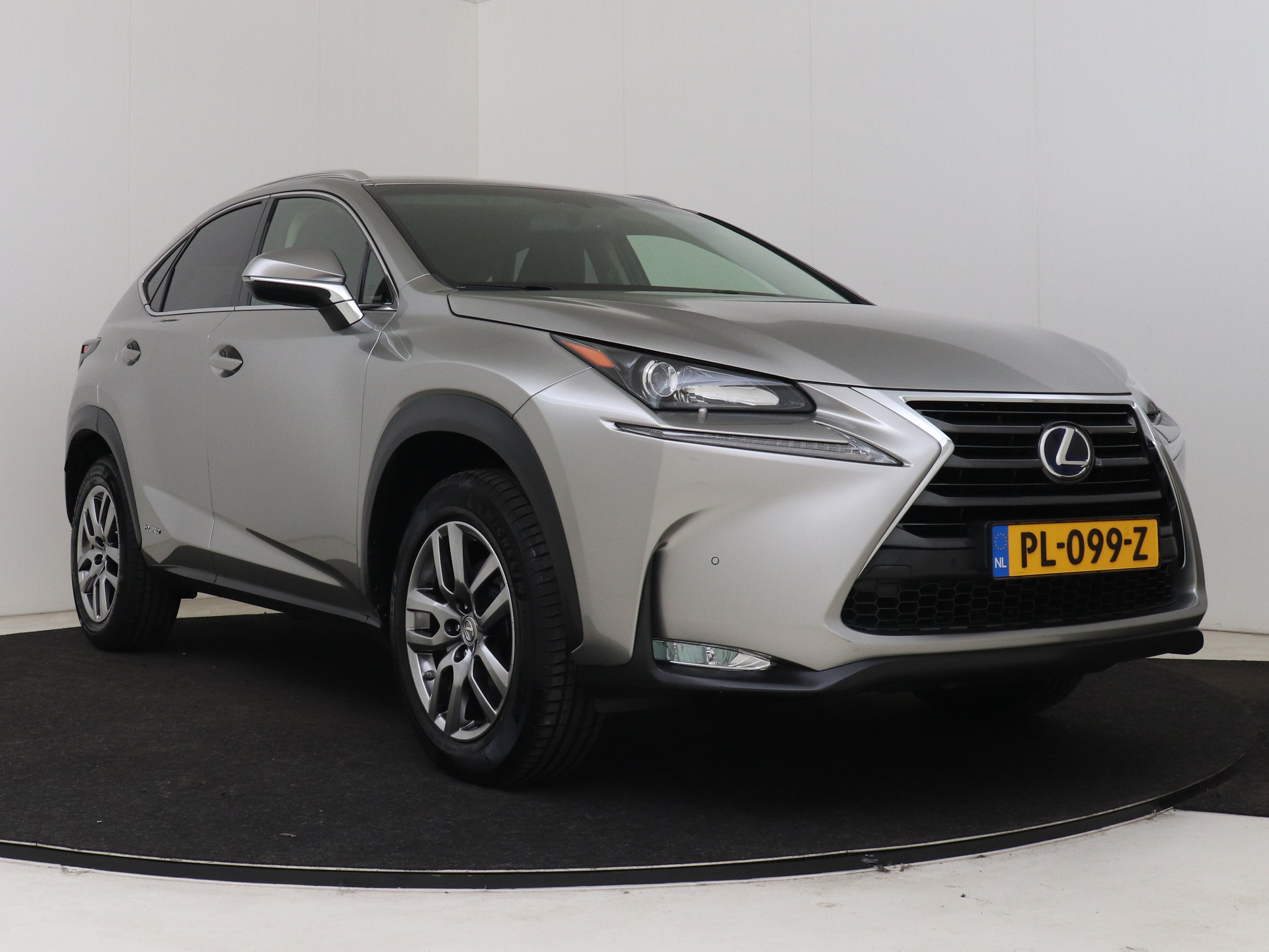 Foto van Lexus Lexus Nx300h