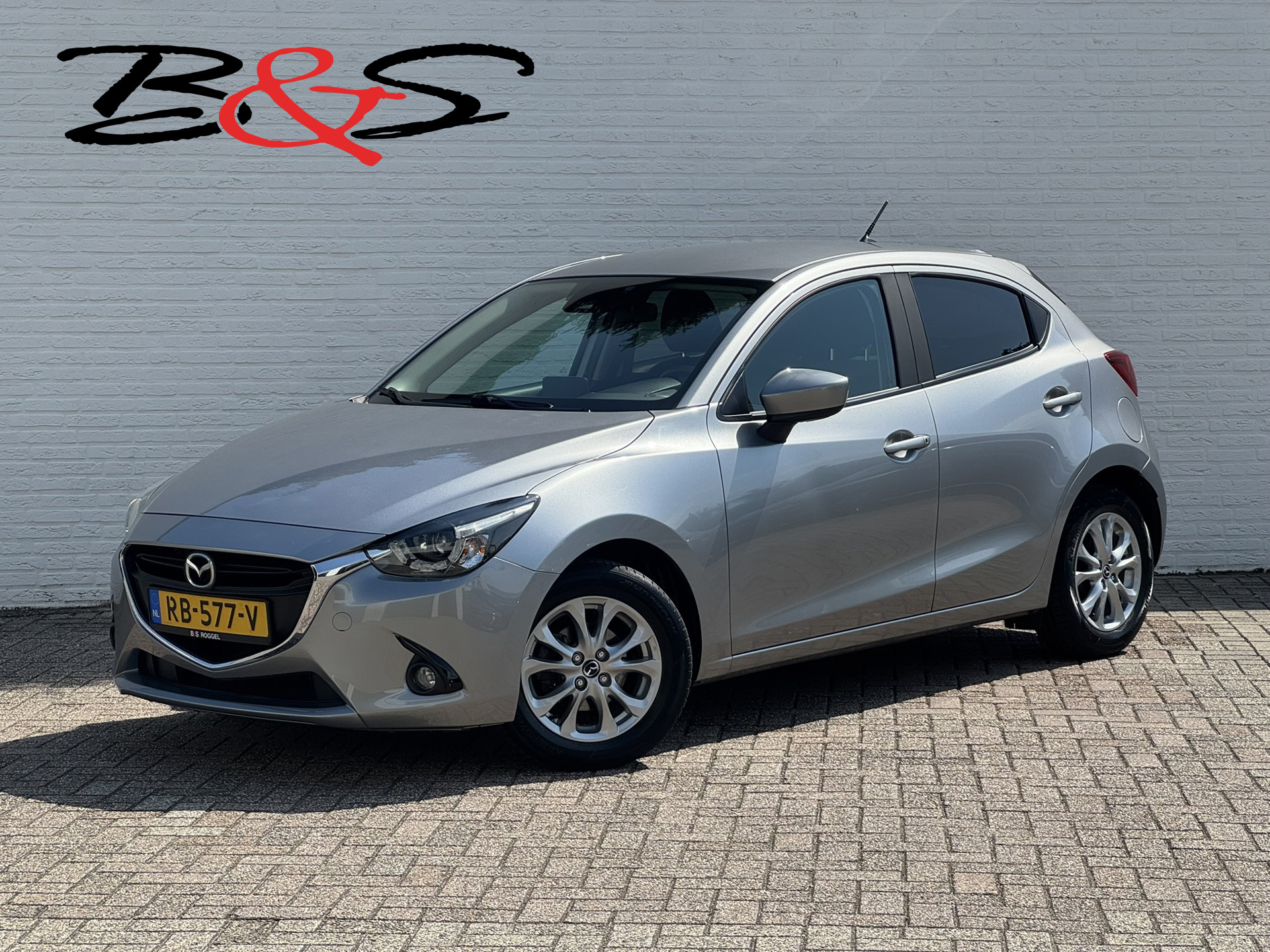 Mazda Mazda2 1.5 Skyactiv-G GT-M Automaat Navi cruisecontrol Stoelverwarming parkeersensoren 2015 - voorkant