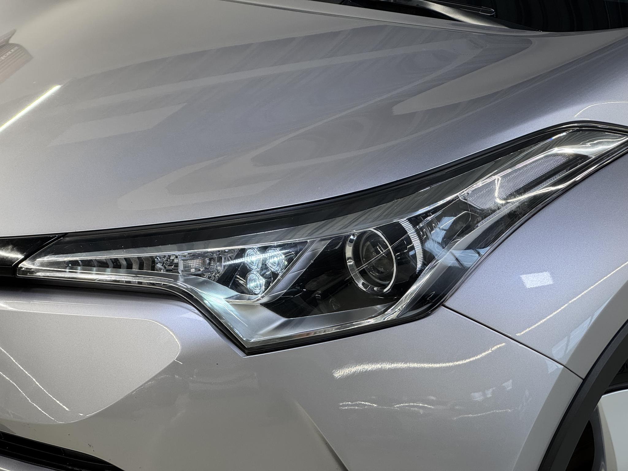 Foto van Toyota C-hr