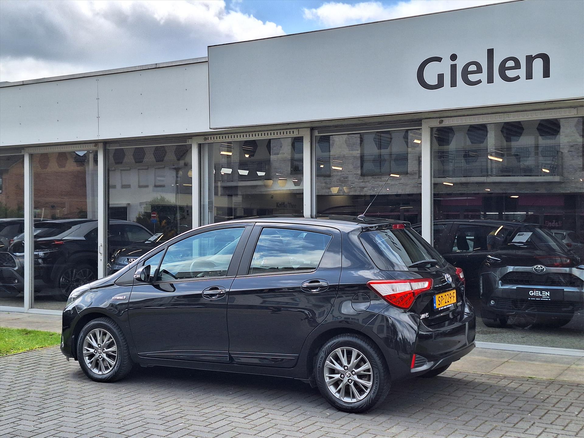 Foto van Toyota Toyota Yaris Hybrid