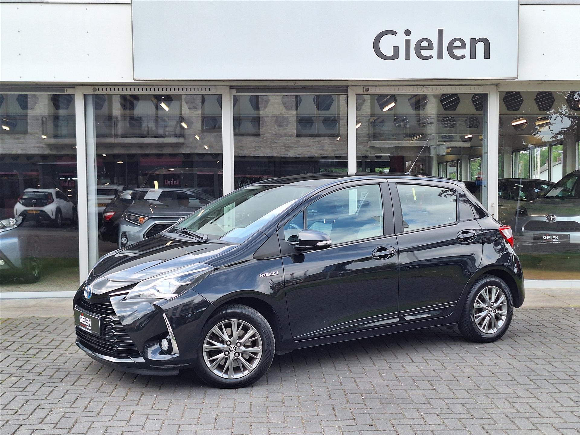 Toyota Toyota Yaris Hybrid 1.5 Hybrid Design | Navigatie, Cruise control, Lichtmetalen velgen, Parkeercamera, Safety sense, Climate control 2018 - voorkant