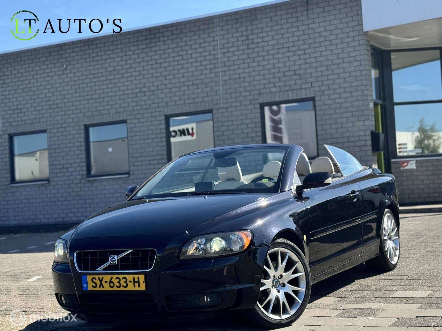 Volvo C70 2.5 T5 Momentum|Youngtimer Leder Navi 2006 - voorkant