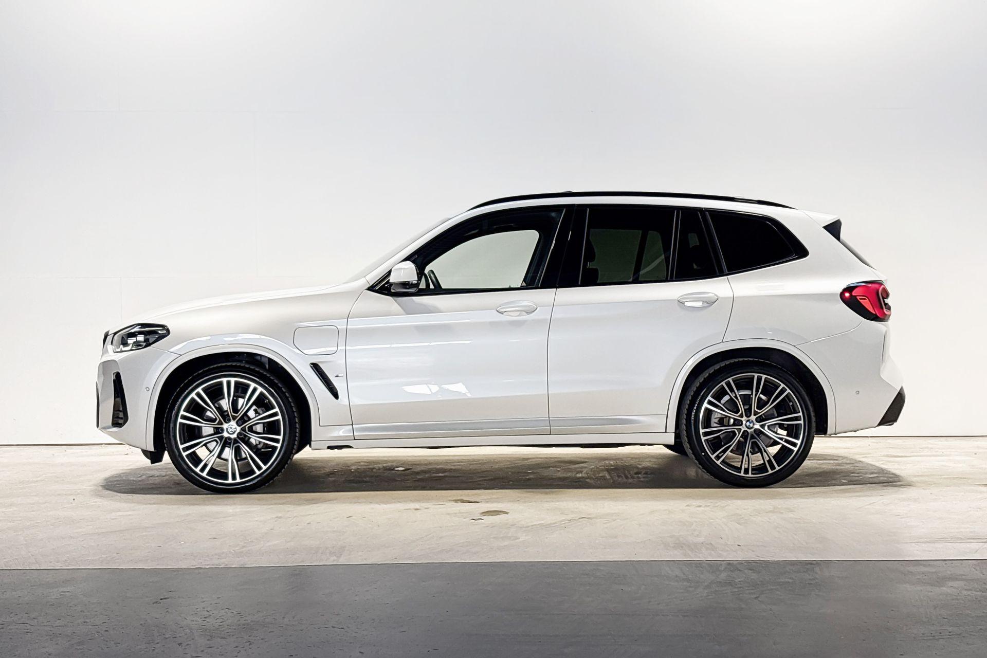 Foto van BMW X3 Xdrive30e