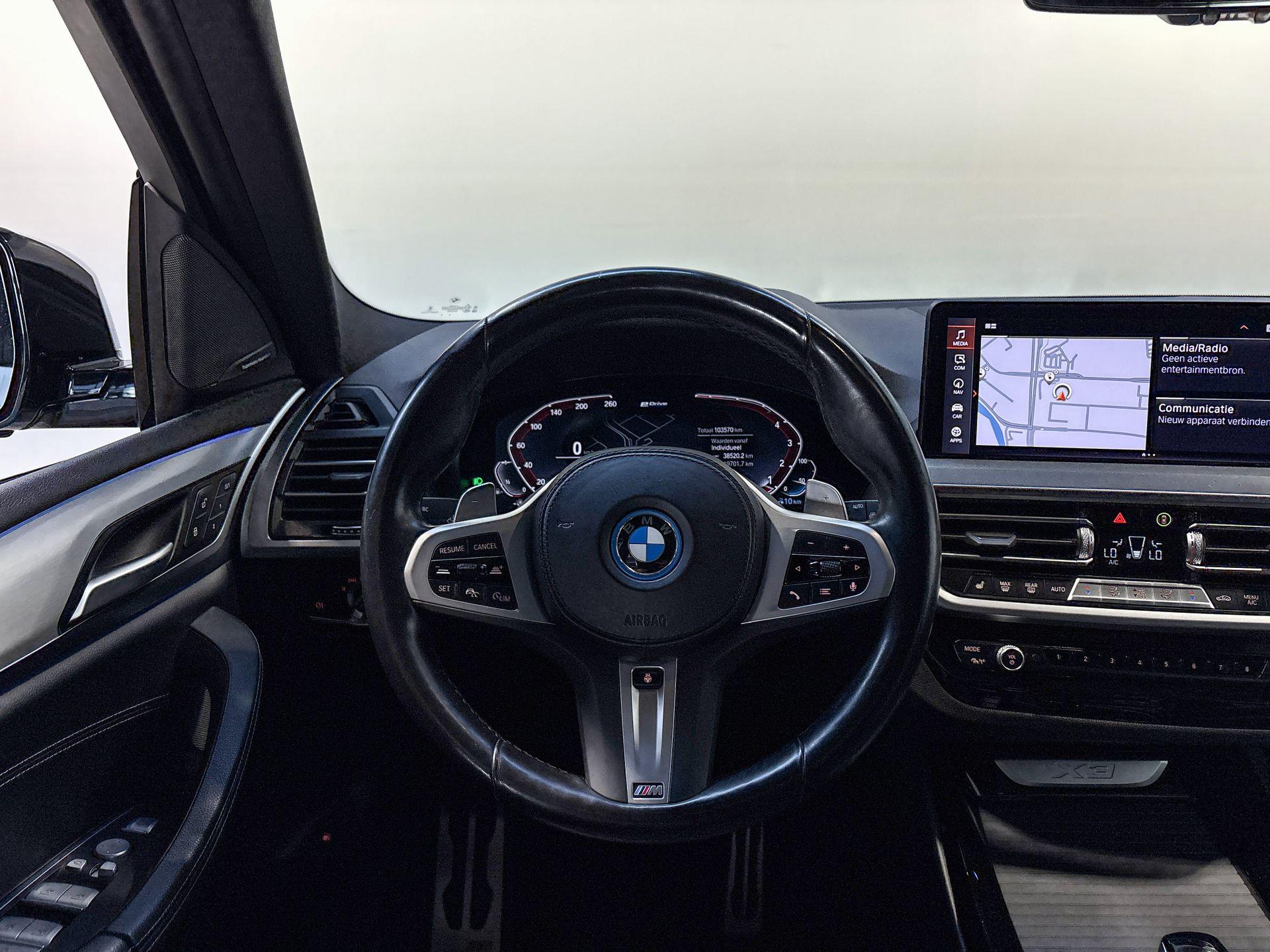 Foto van BMW X3 Xdrive30e