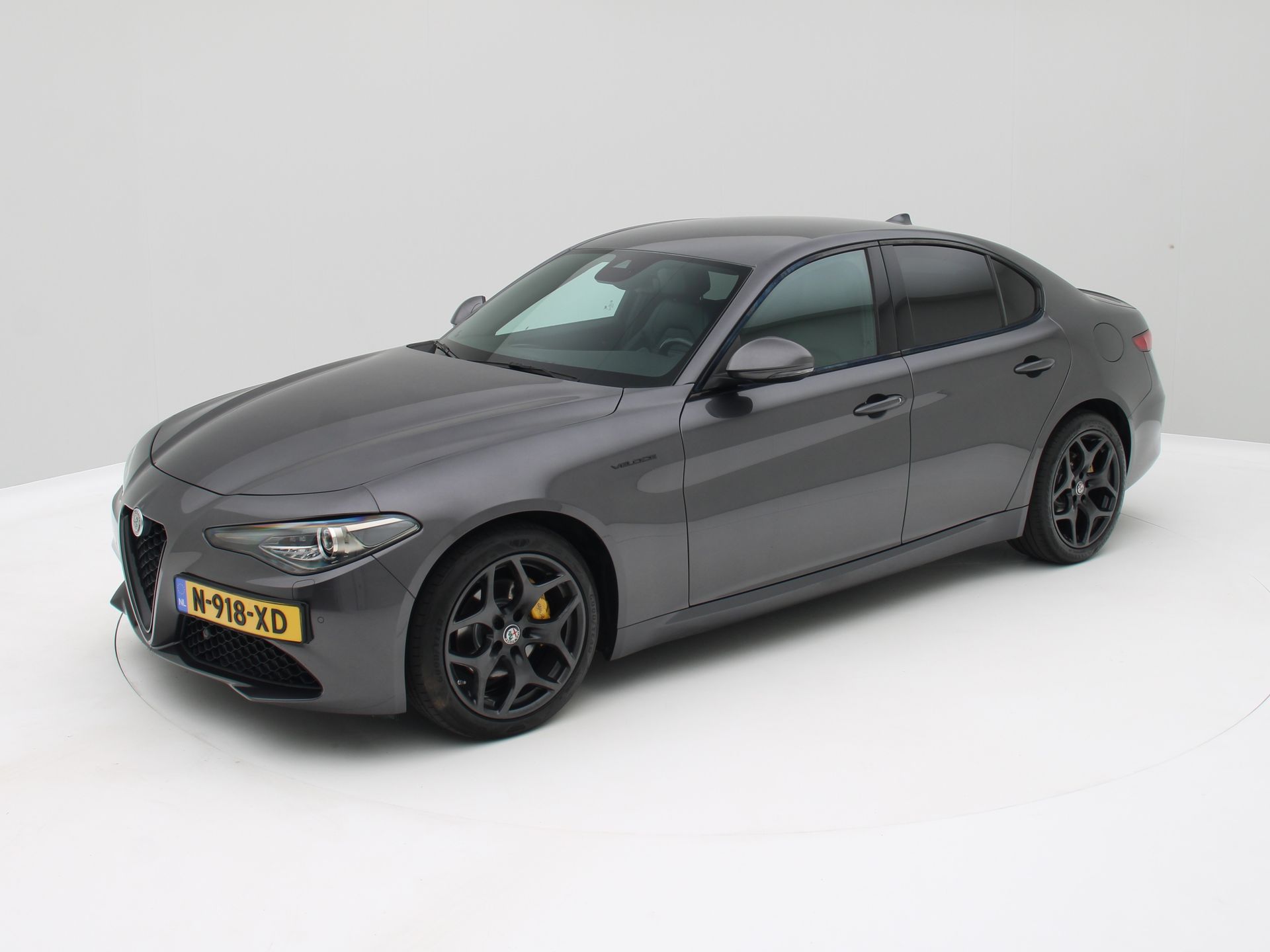 Alfa Romeo Giulia 2.0T Sprint 200PK Automaat / Camera / Leder 2022 - voorkant
