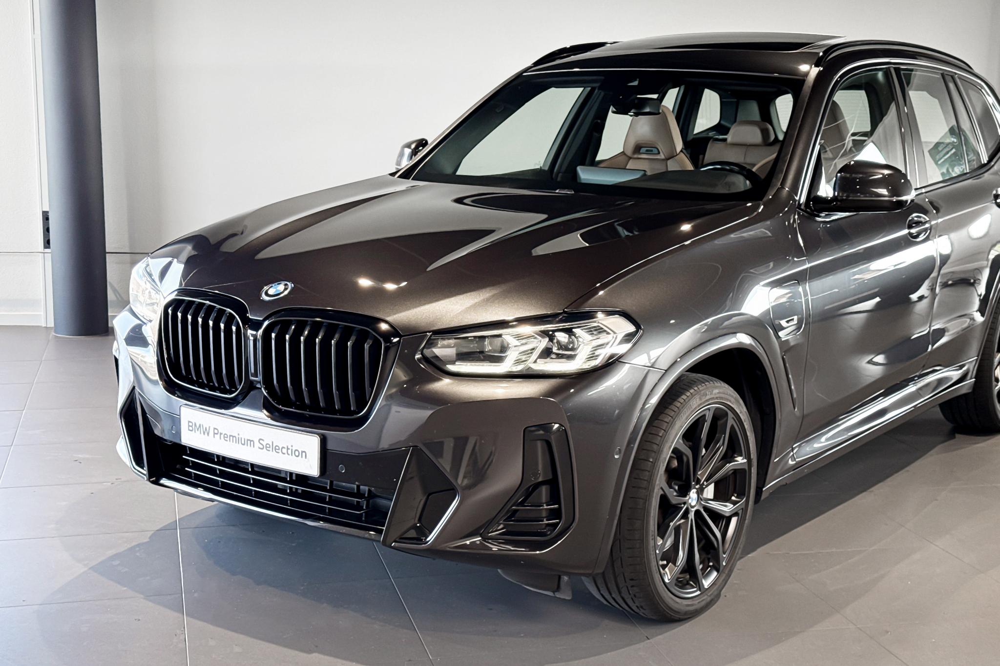 Foto van BMW X3 Xdrive30e