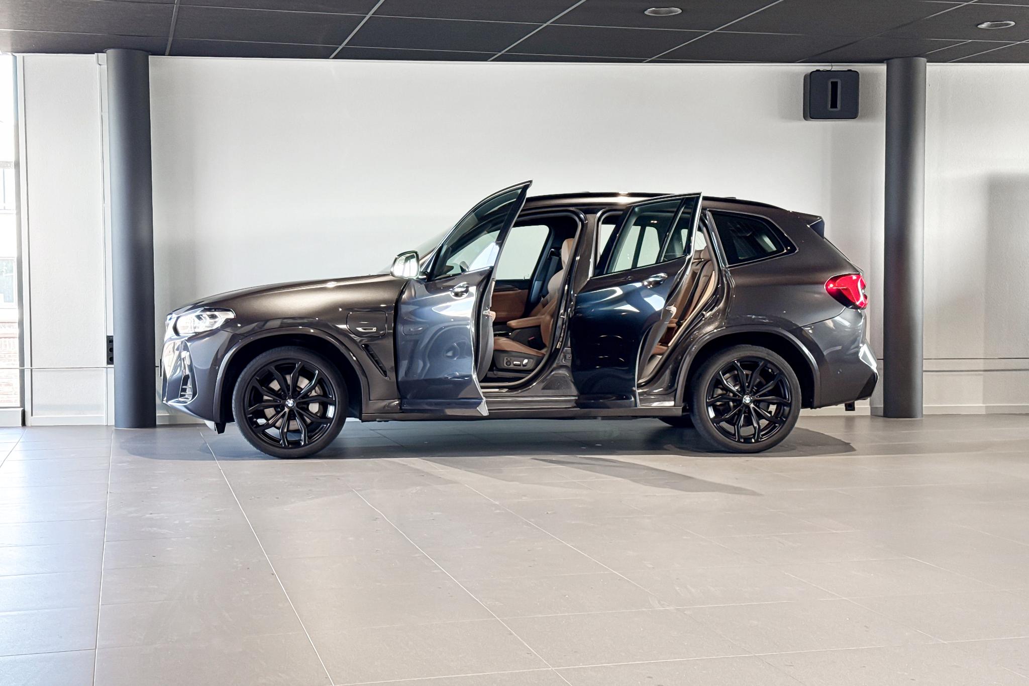 Foto van BMW X3 Xdrive30e