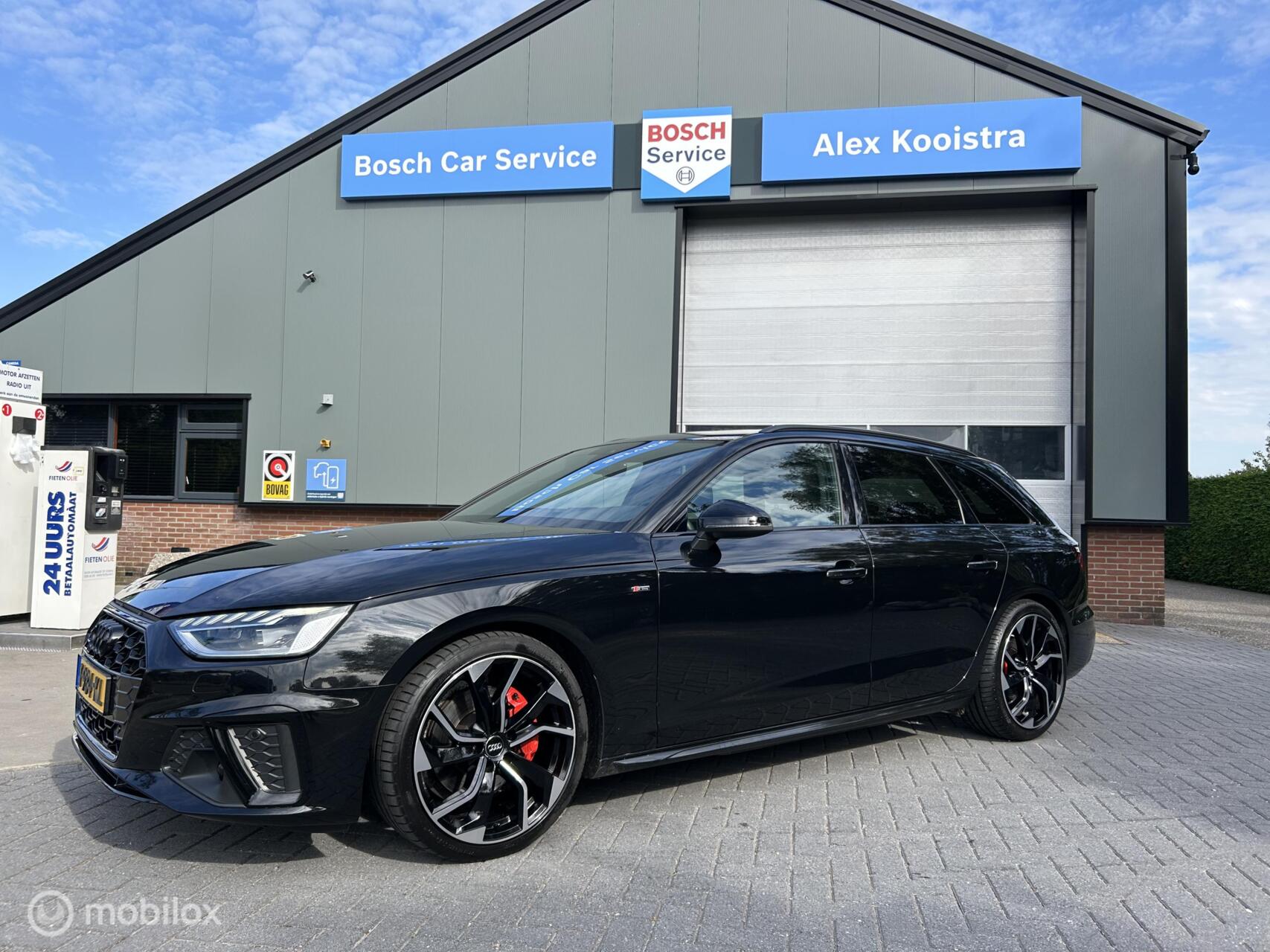 Audi A4 Avant 40 TFSI S edition Competition S-Line m hybride 2023 - voorkant