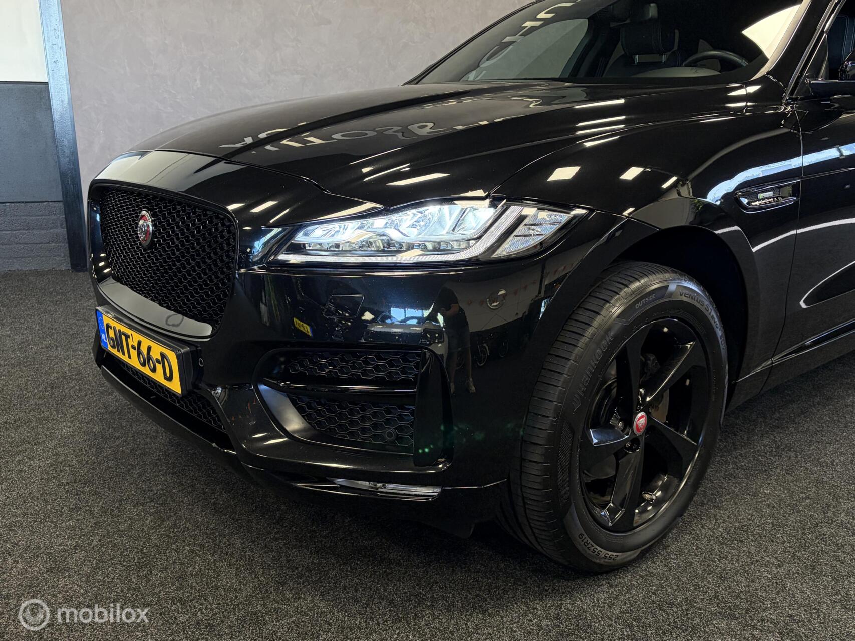 Foto van Jaguar Jaguar F-pace