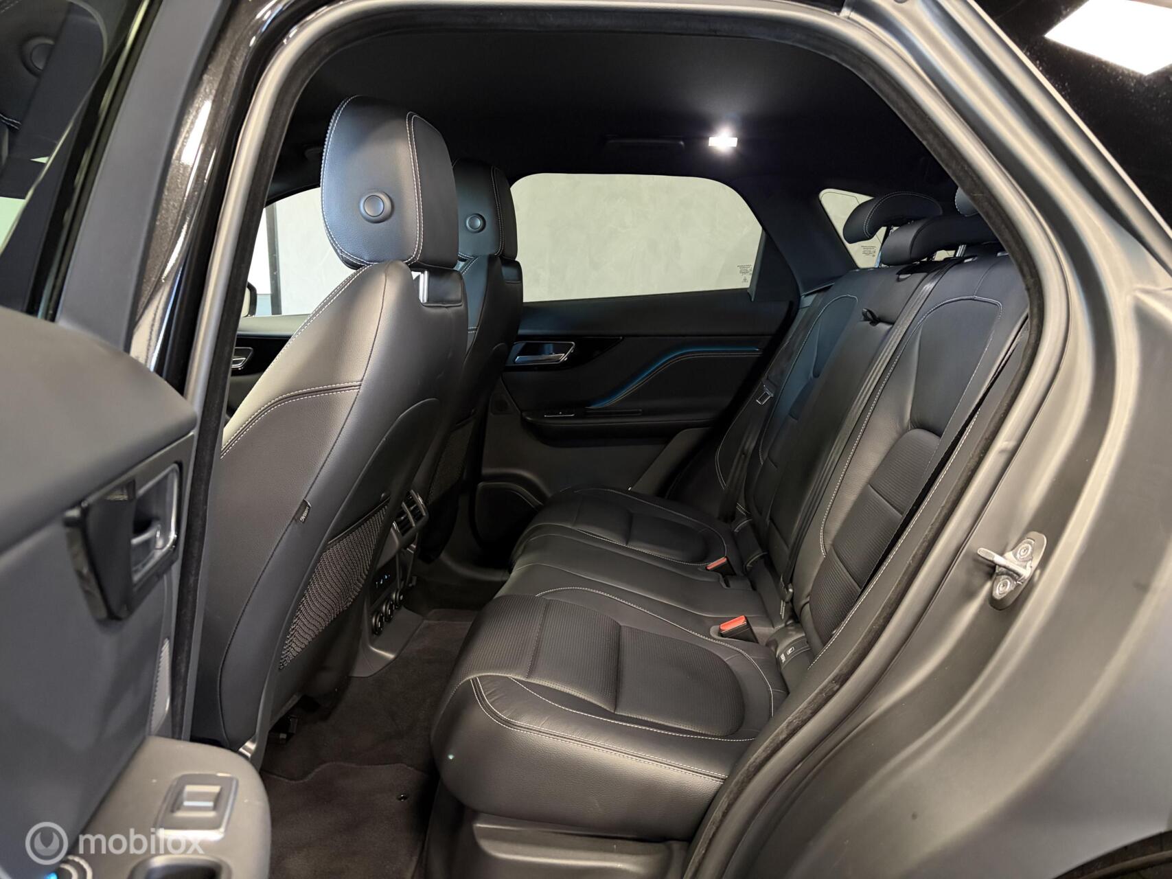 Foto van Jaguar Jaguar F-pace