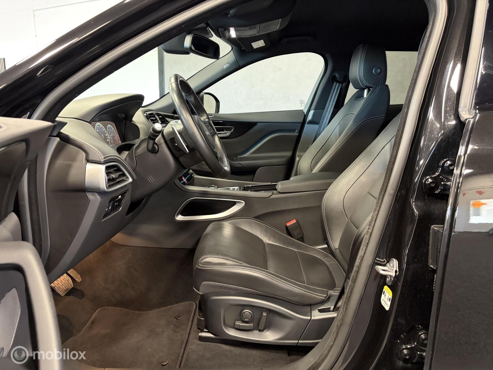 Foto van Jaguar Jaguar F-pace