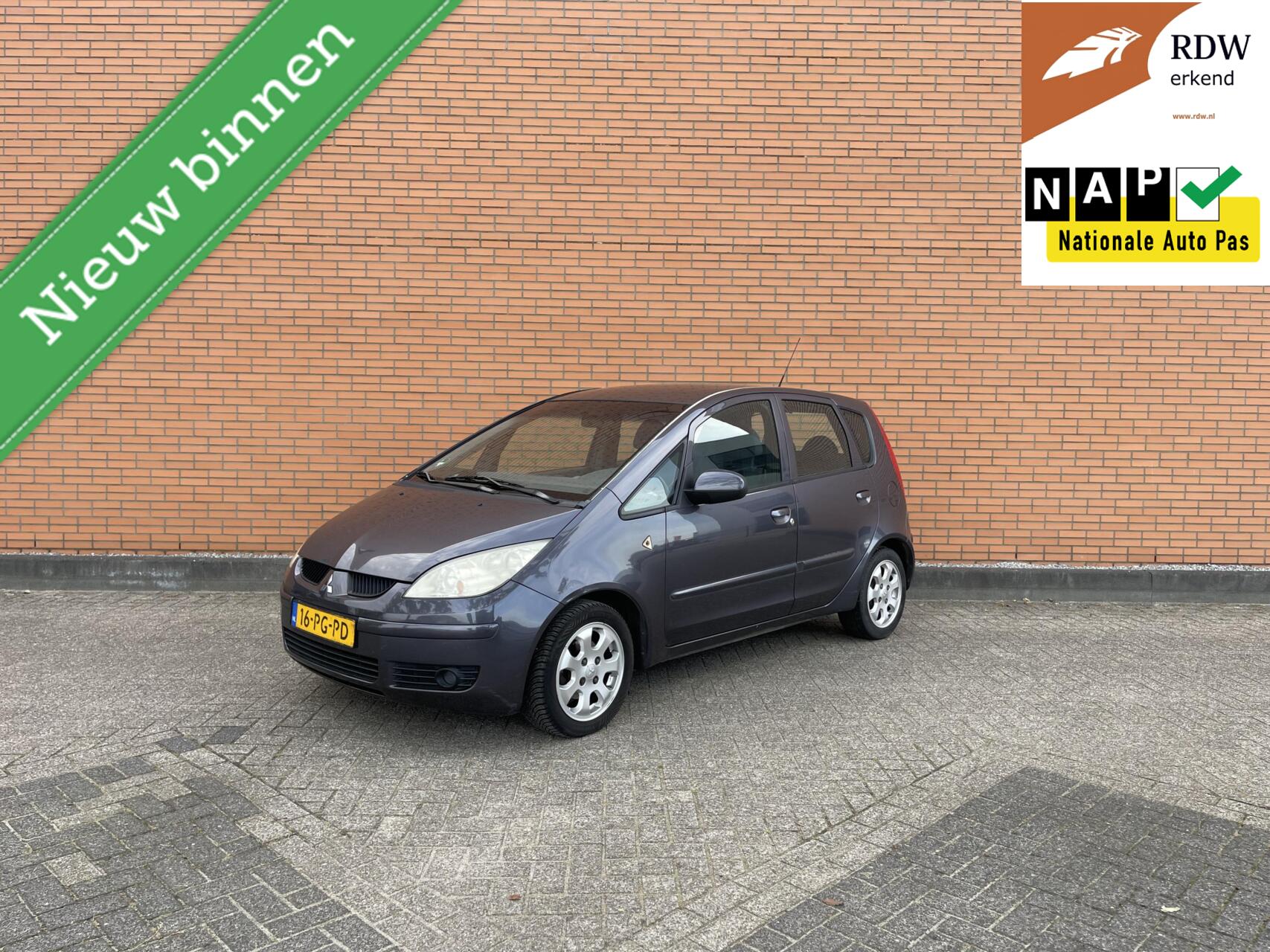 Mitsubishi Mitsubishi Colt 1.3 AUTOMAAT | AIRCO | NAP | APK | 5DEURS | 2004 - voorkant