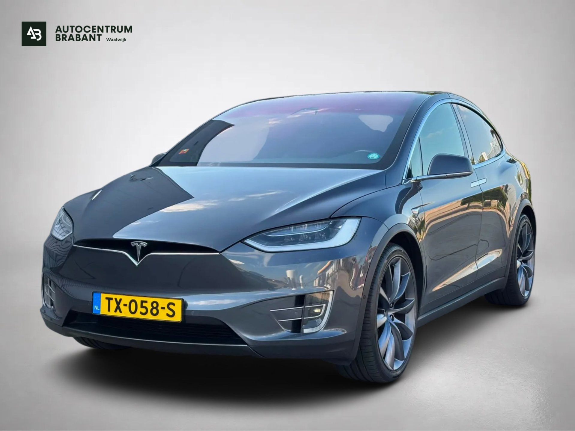 Tesla Model X 100D 7p. (BTW-Auto, NL-auto, Perfect ondH, Voll Opties, Trekhaak,Etc) 2018 - voorkant