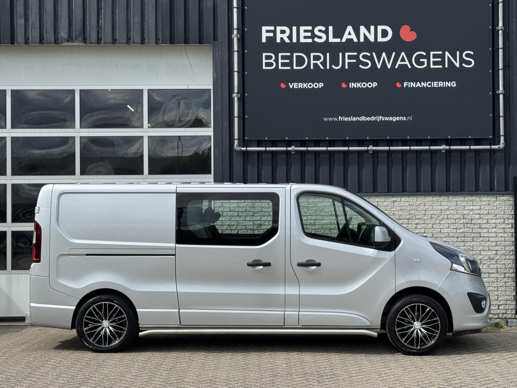 Foto van Opel Vivaro-b