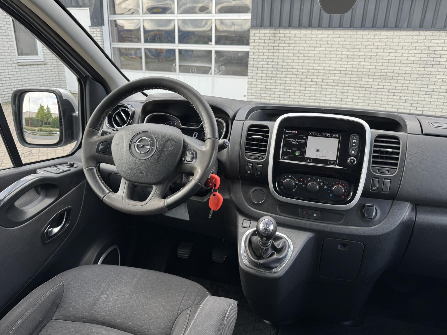 Foto van Opel Vivaro-b