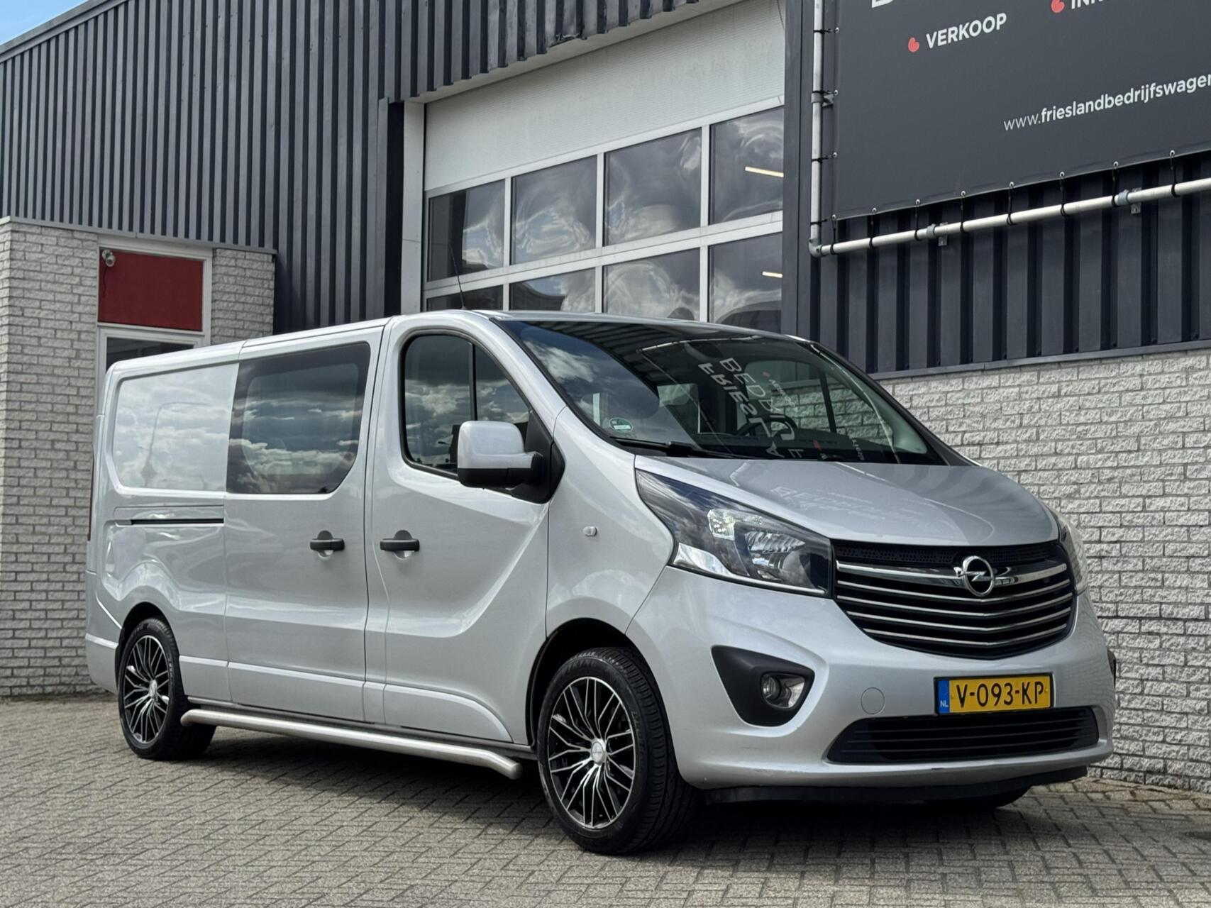 Foto van Opel Vivaro-b