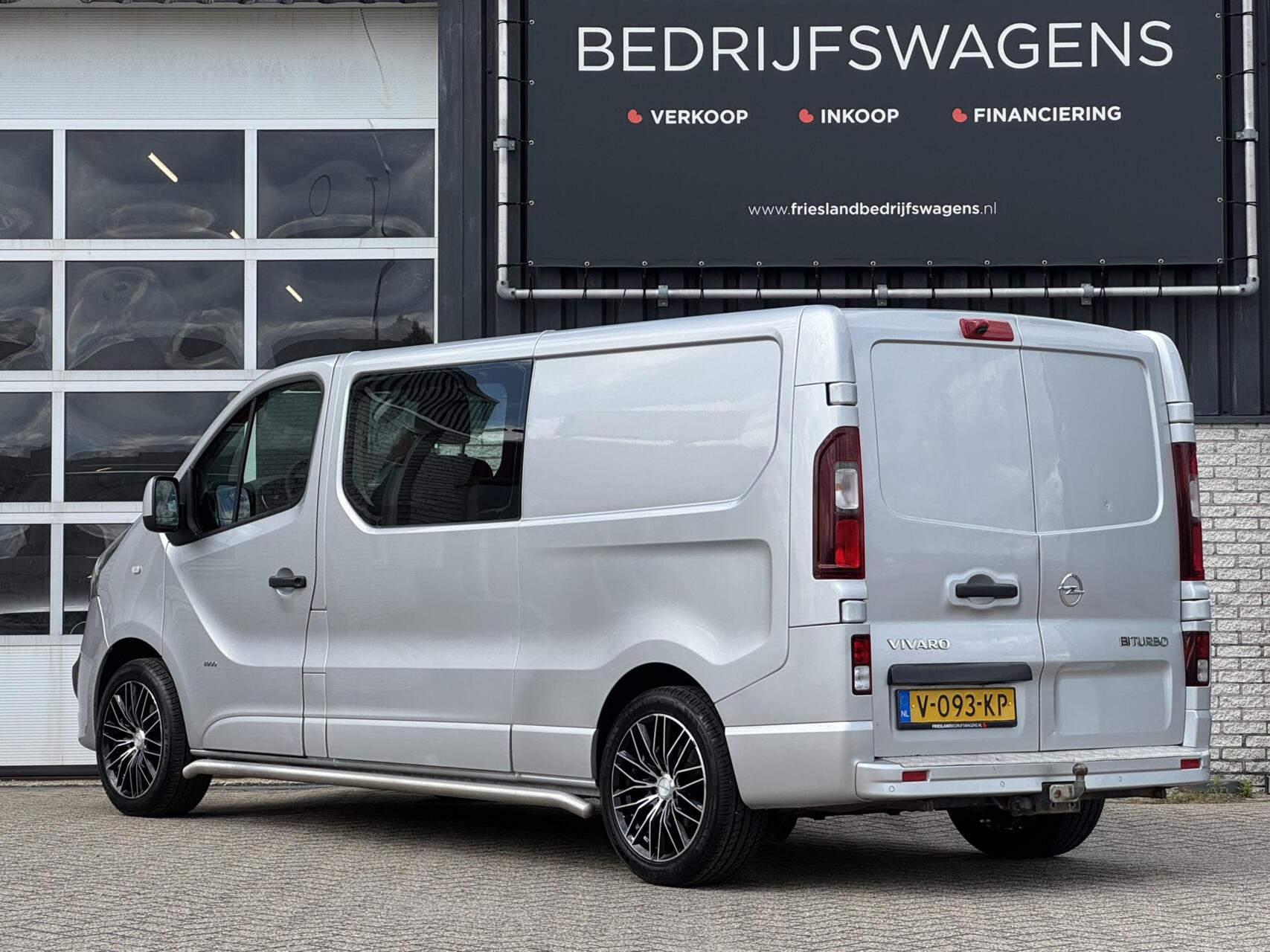 Foto van Opel Vivaro-b