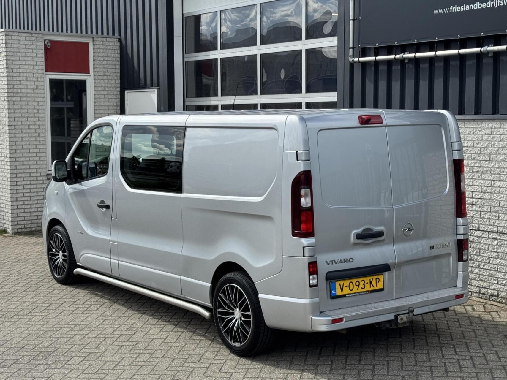 Foto van Opel Vivaro-b