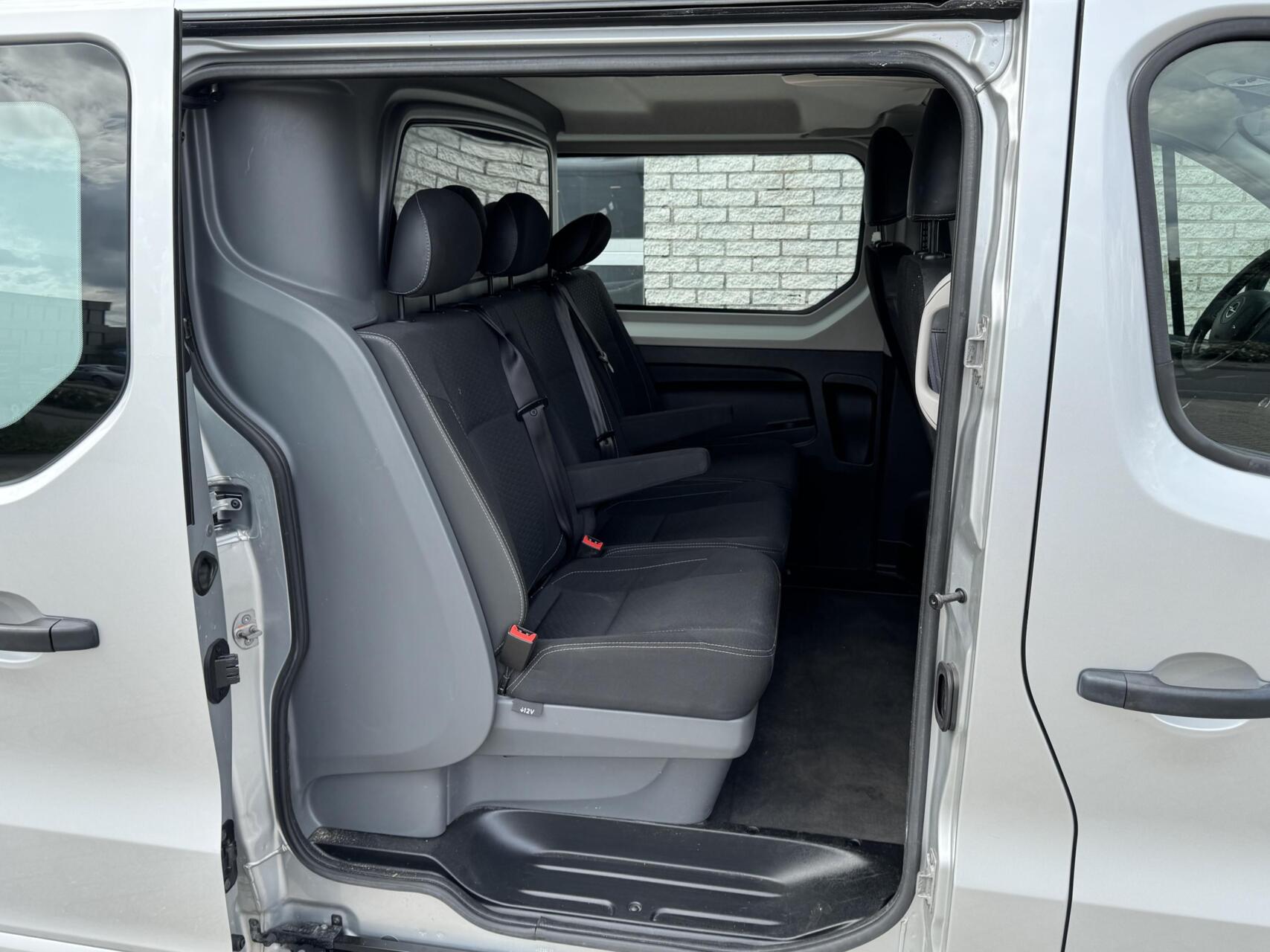 Foto van Opel Vivaro-b