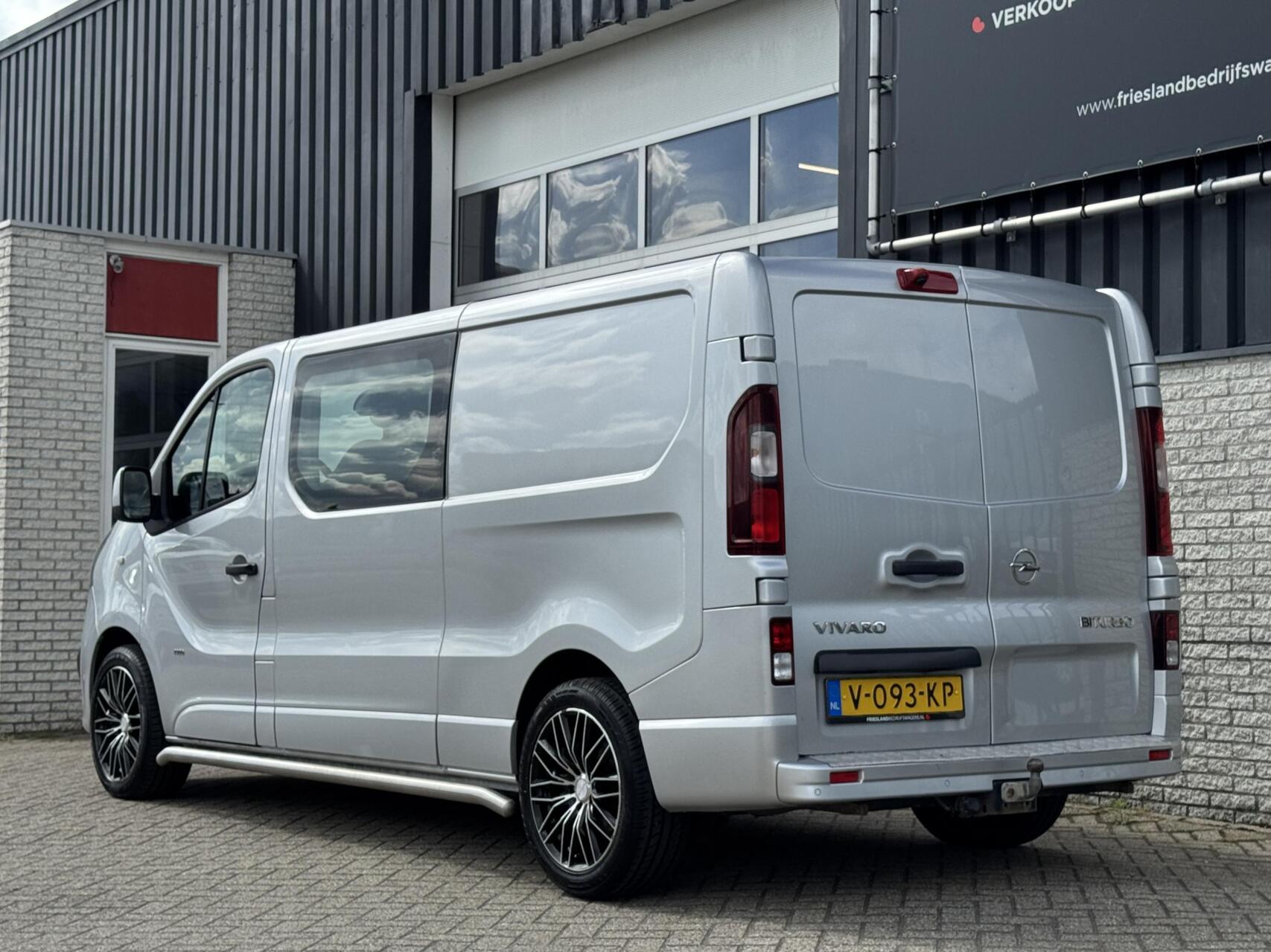 Foto van Opel Vivaro-b