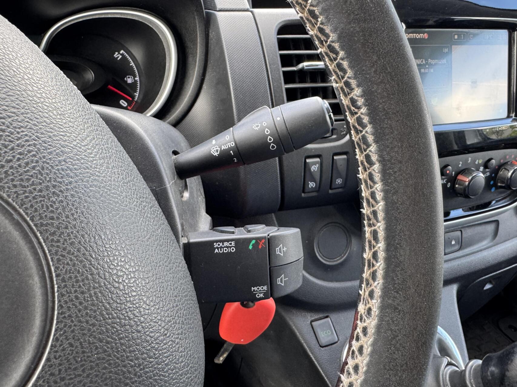 Foto van Opel Vivaro-b