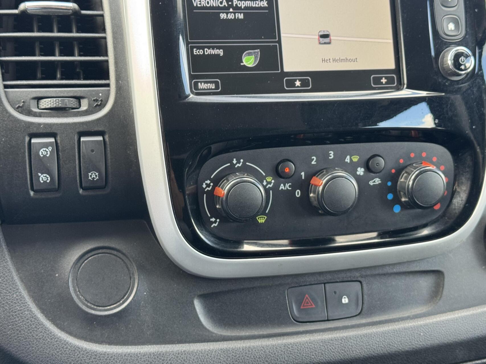 Foto van Opel Vivaro-b