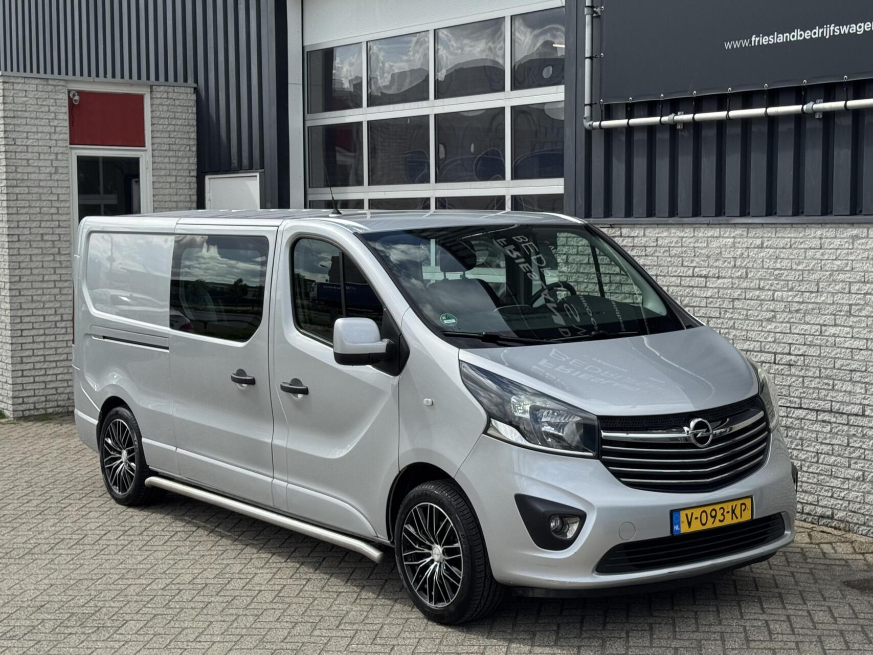 Foto van Opel Vivaro-b
