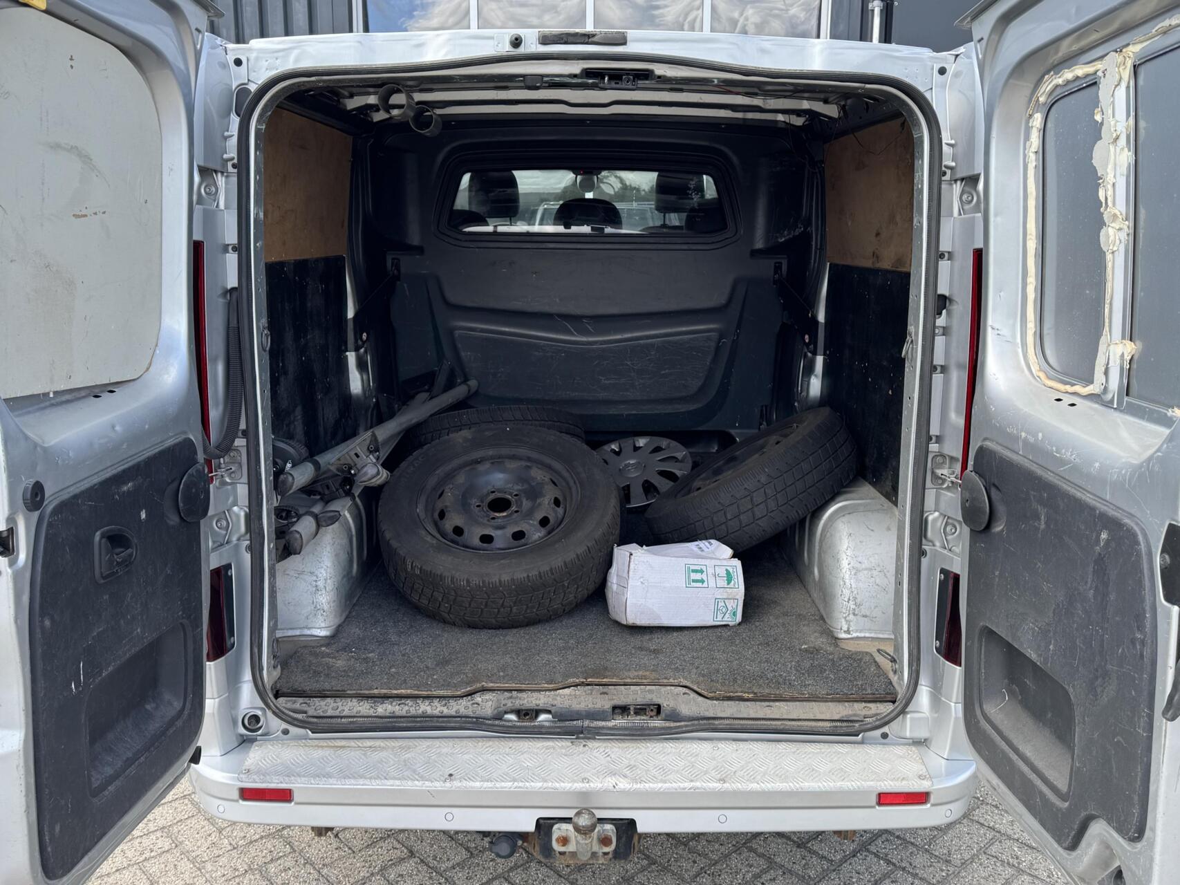 Foto van Opel Vivaro-b