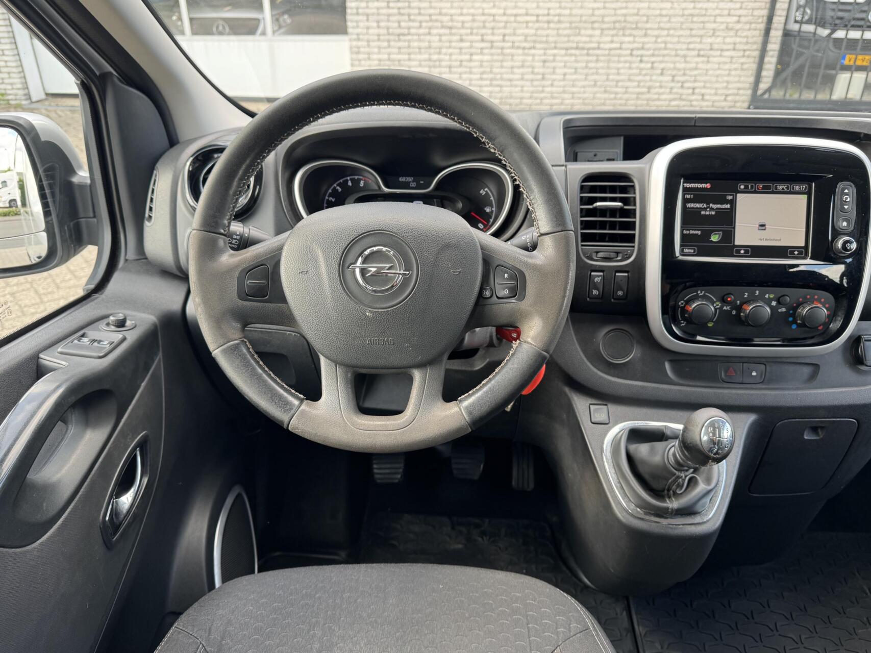 Foto van Opel Vivaro-b