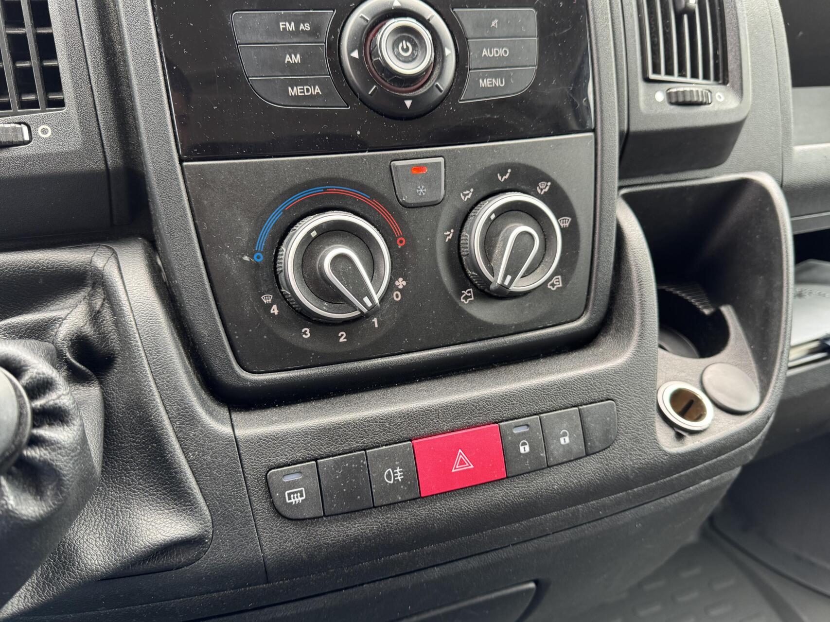Foto van Peugeot Peugeot Boxer