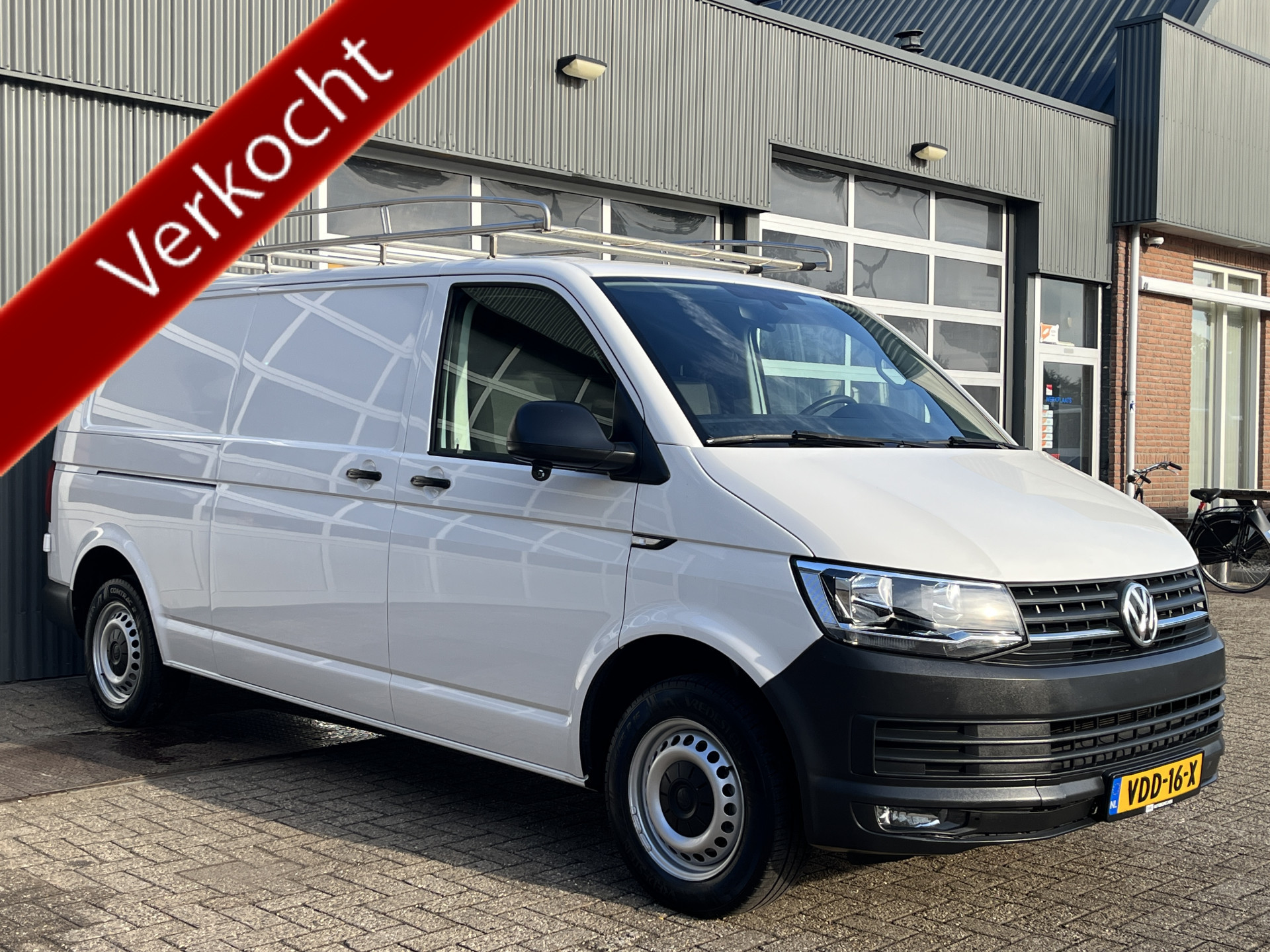 Volkswagen Transporter 2.0 TDI L2H1 2019 - voorkant