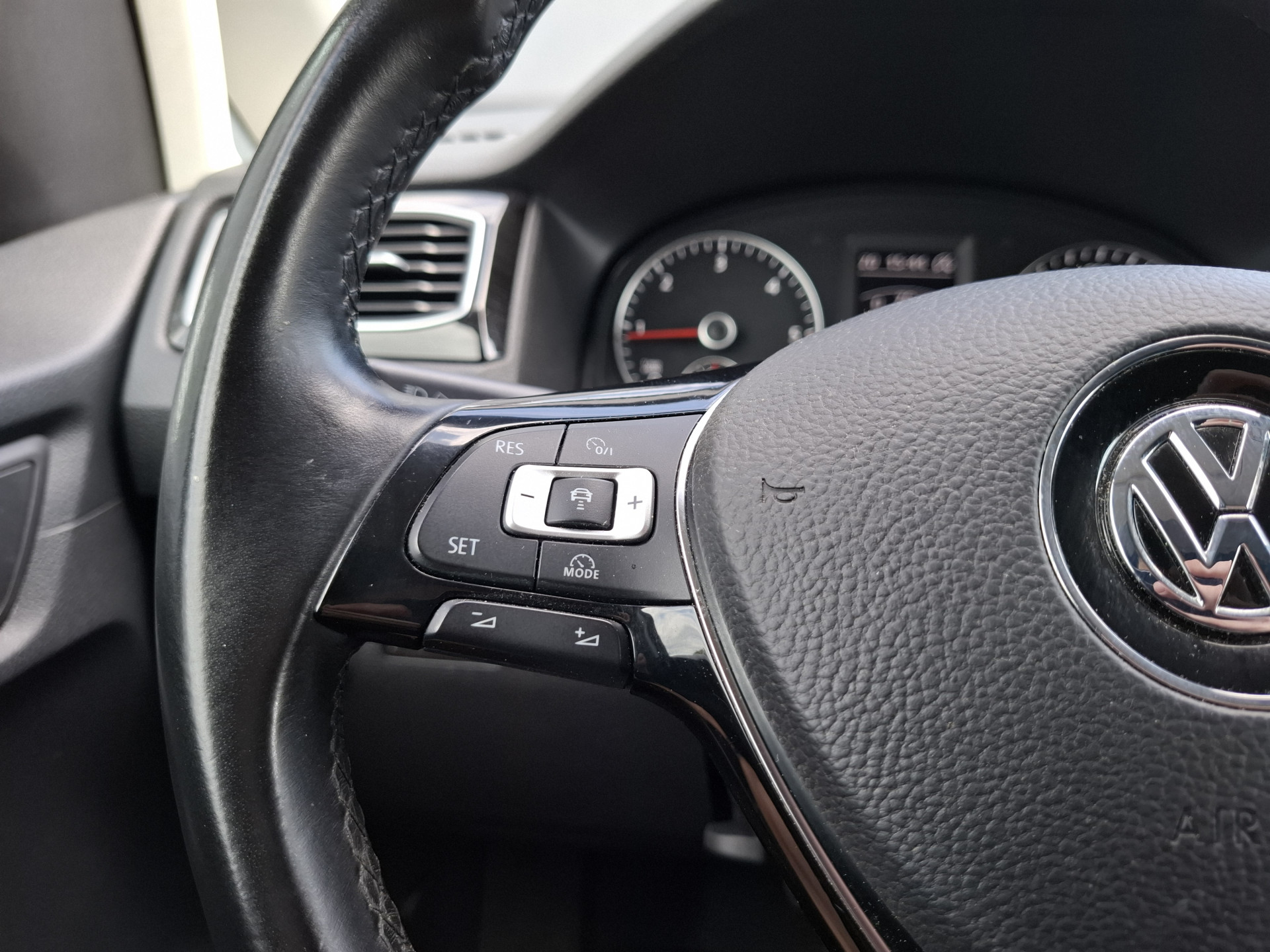 Foto van Volkswagen Caddy Modified Partition Wall