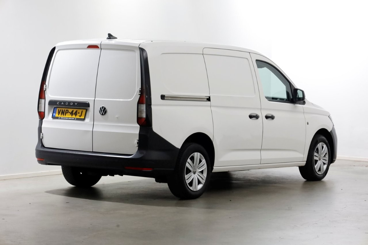 Foto van Volkswagen Caddy Modified Partition Wall