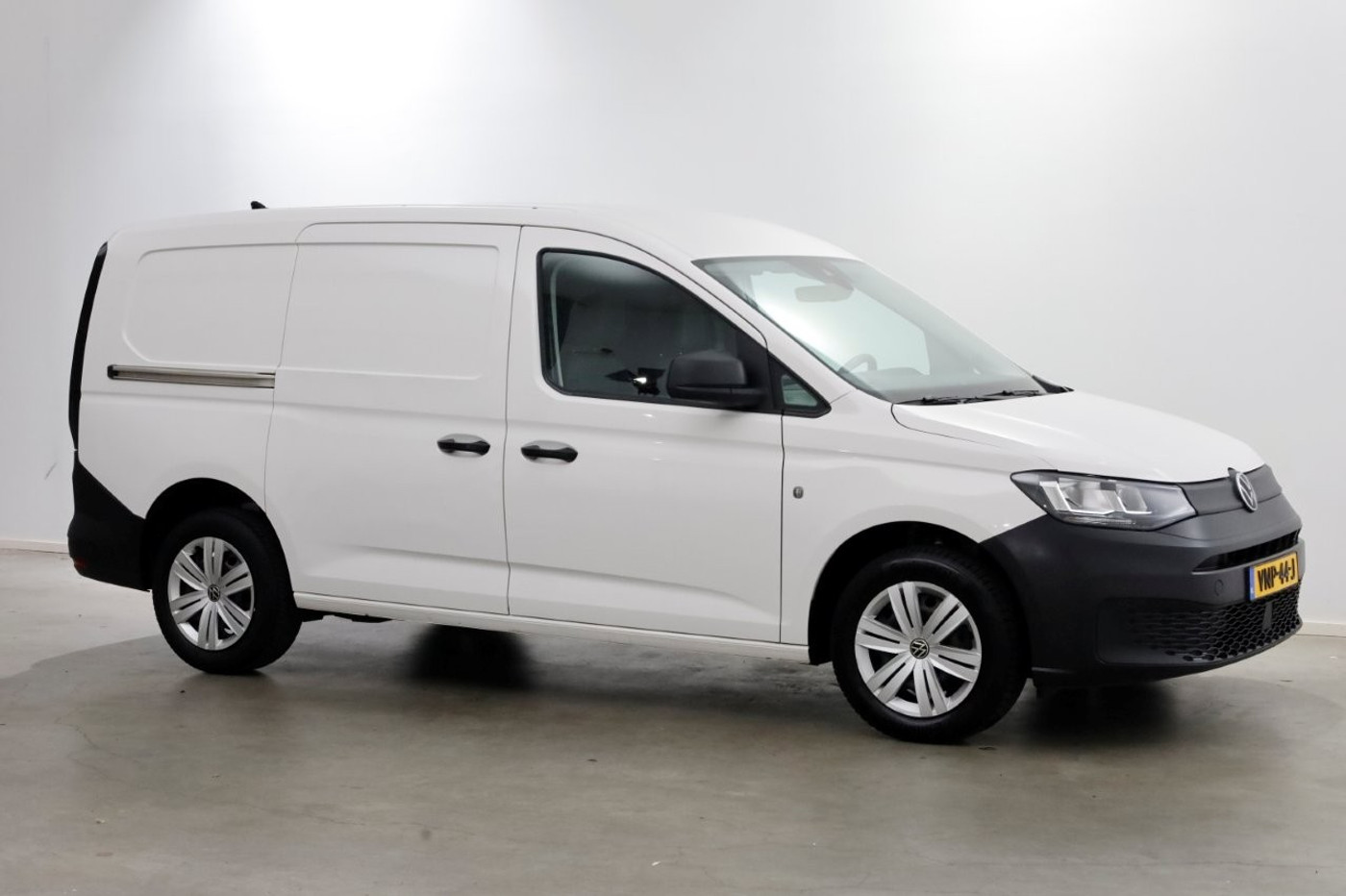 Foto van Volkswagen Caddy Modified Partition Wall