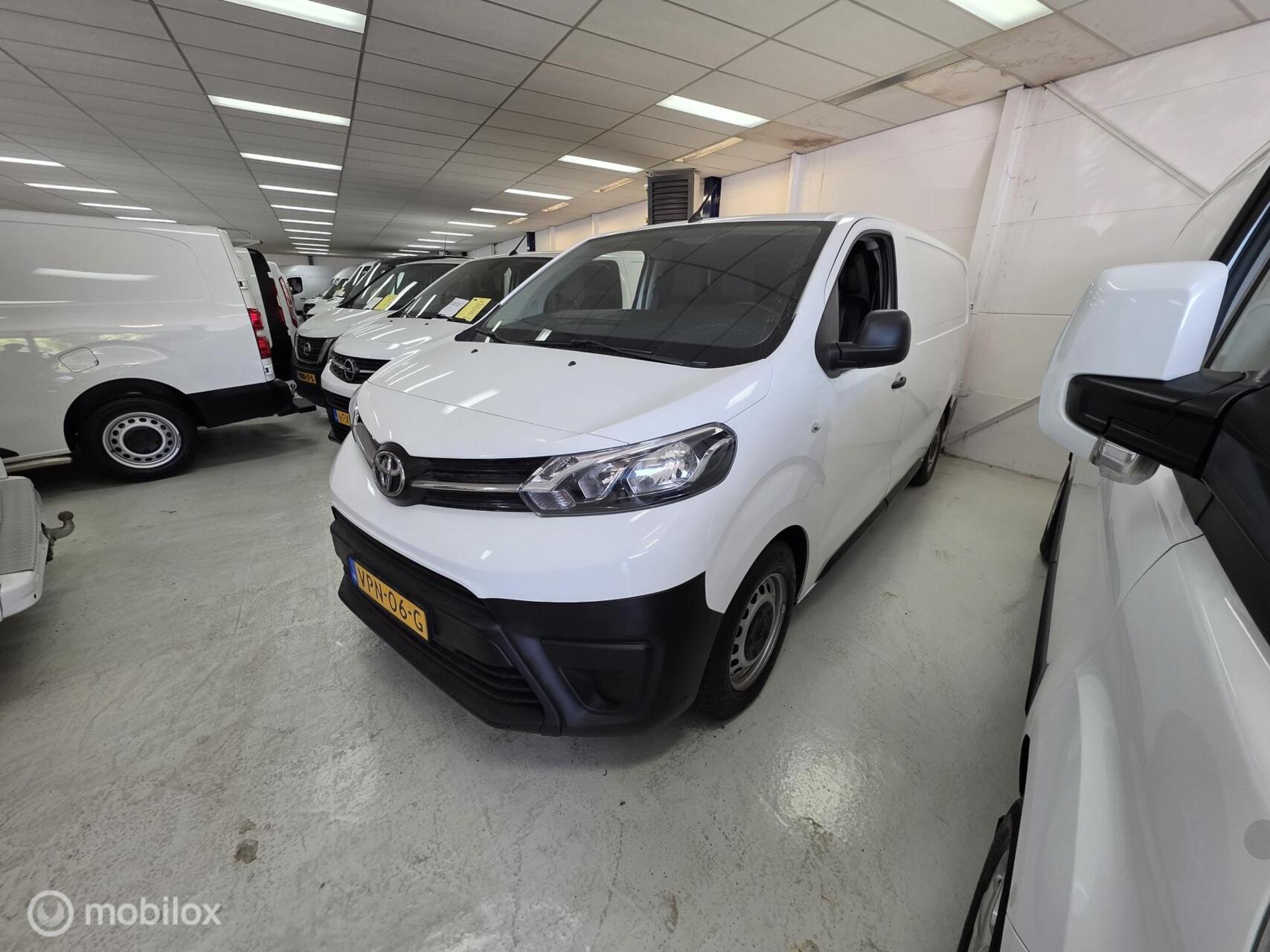 Toyota Proace 2.0 D-4D Airco Cruise P.Sensoren 2022 - voorkant