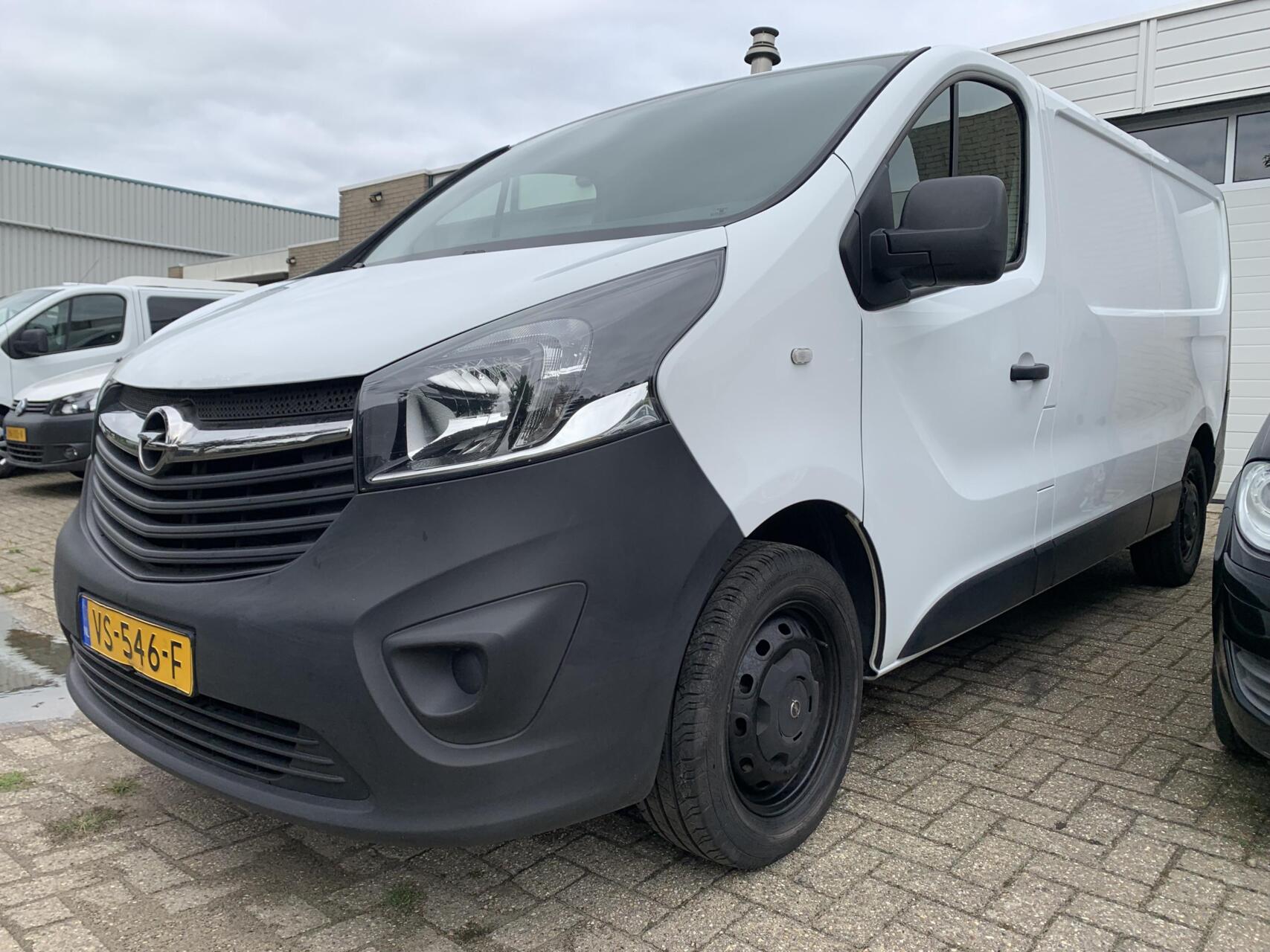 Foto van Opel Vivaro-b