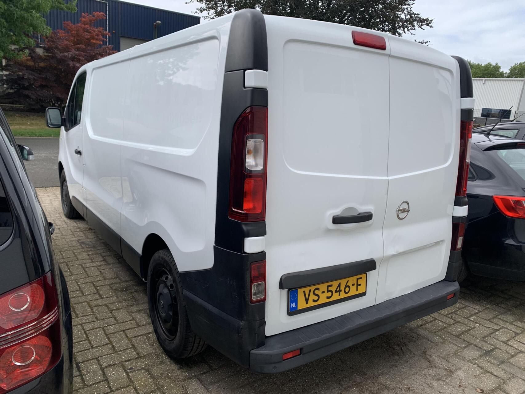 Foto van Opel Vivaro-b