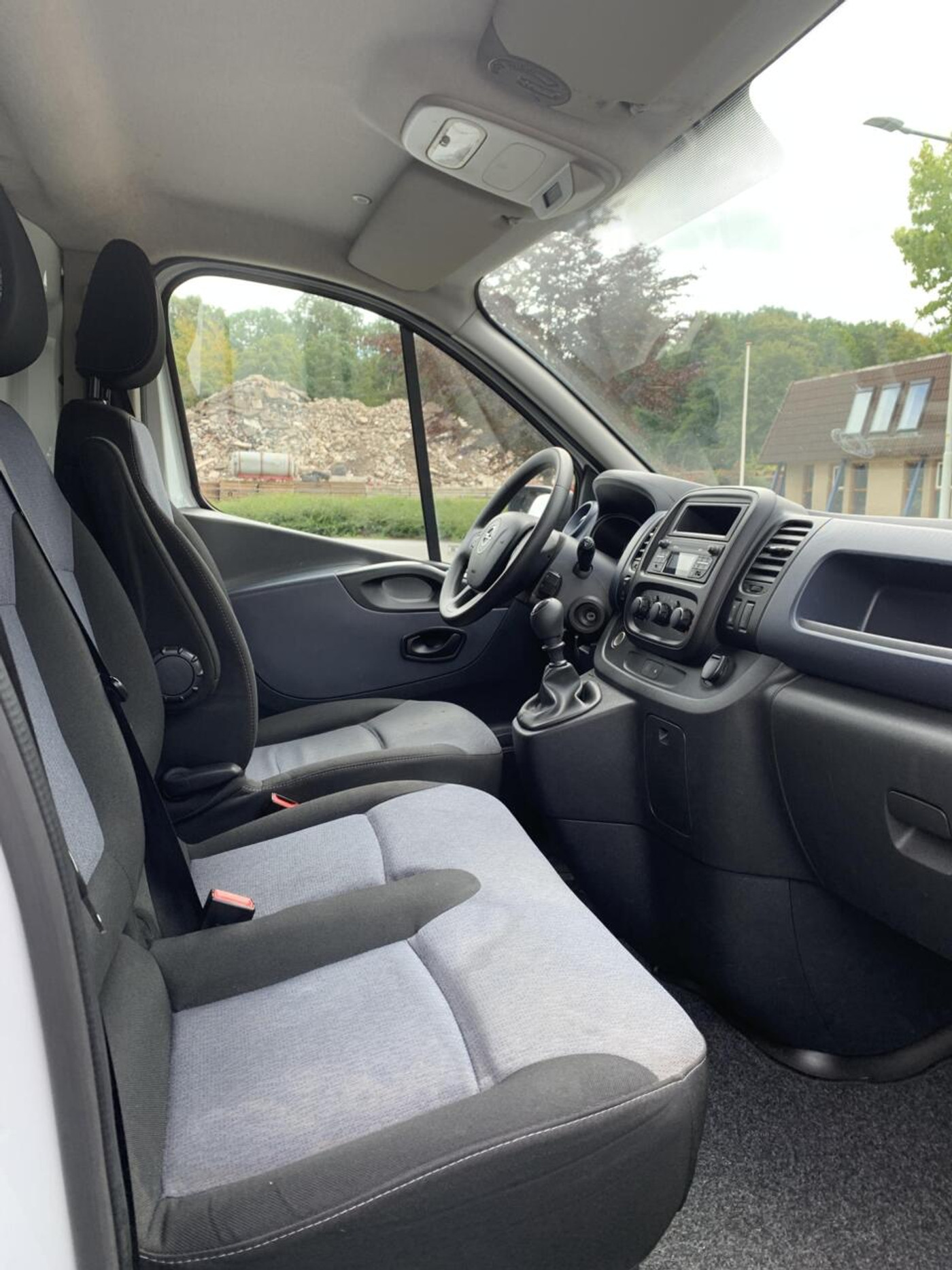 Foto van Opel Vivaro-b