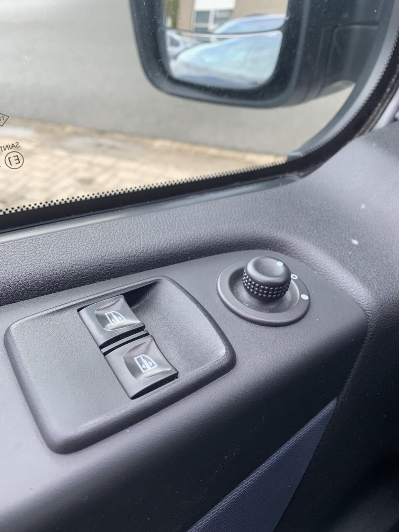 Foto van Opel Vivaro-b