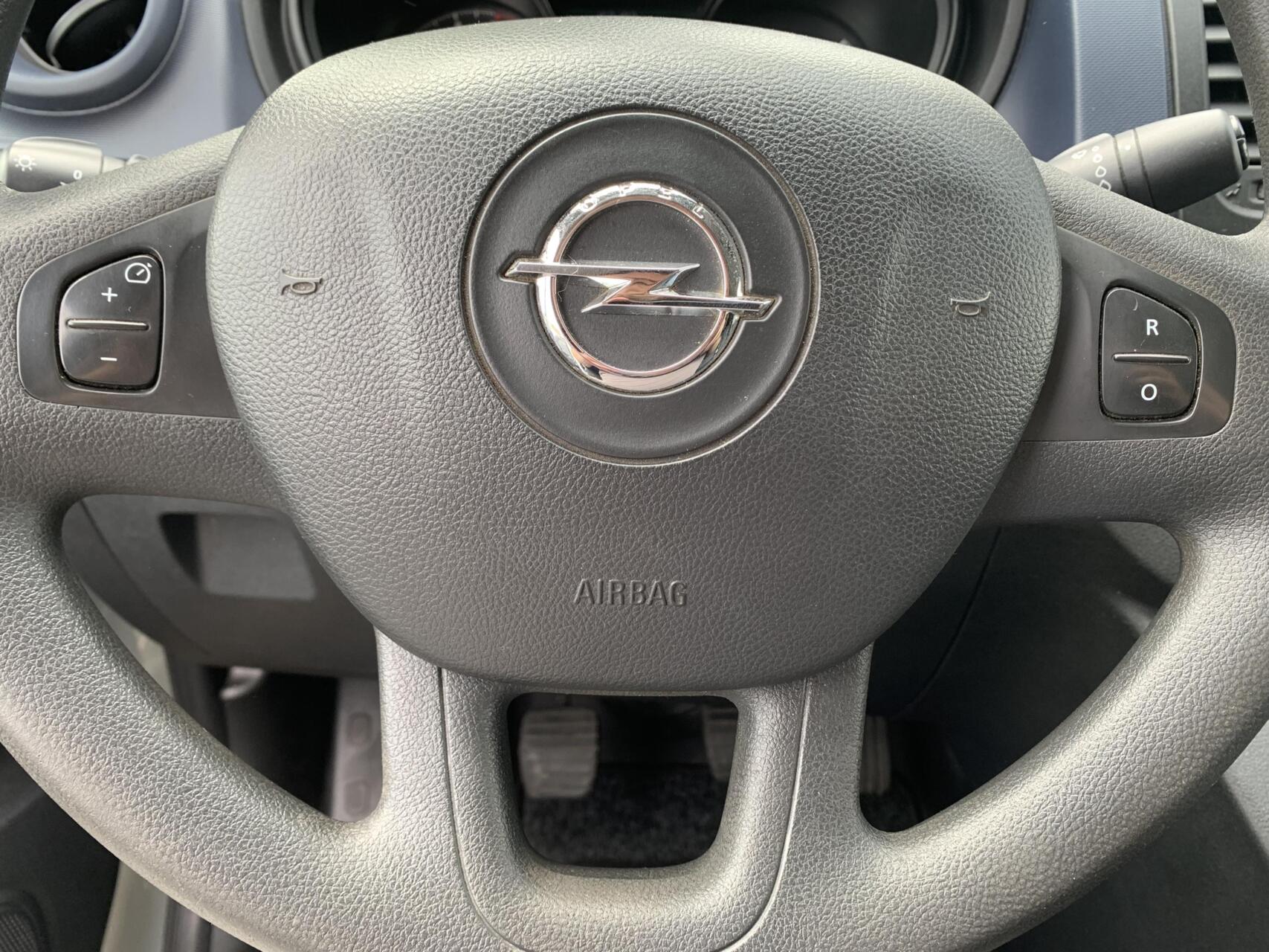 Foto van Opel Vivaro-b