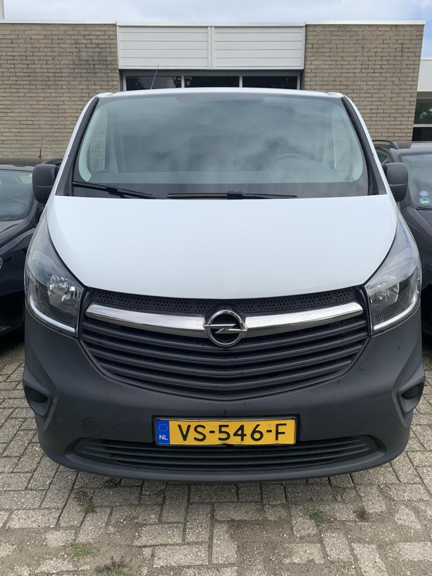 Foto van Opel Vivaro-b
