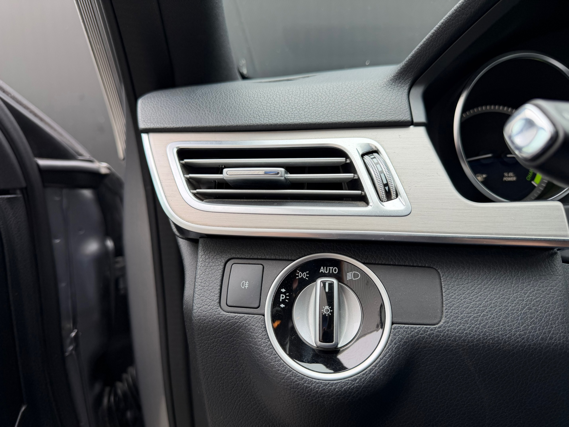 Foto van Mercedes-Benz E 300 Bluetec Hybrid