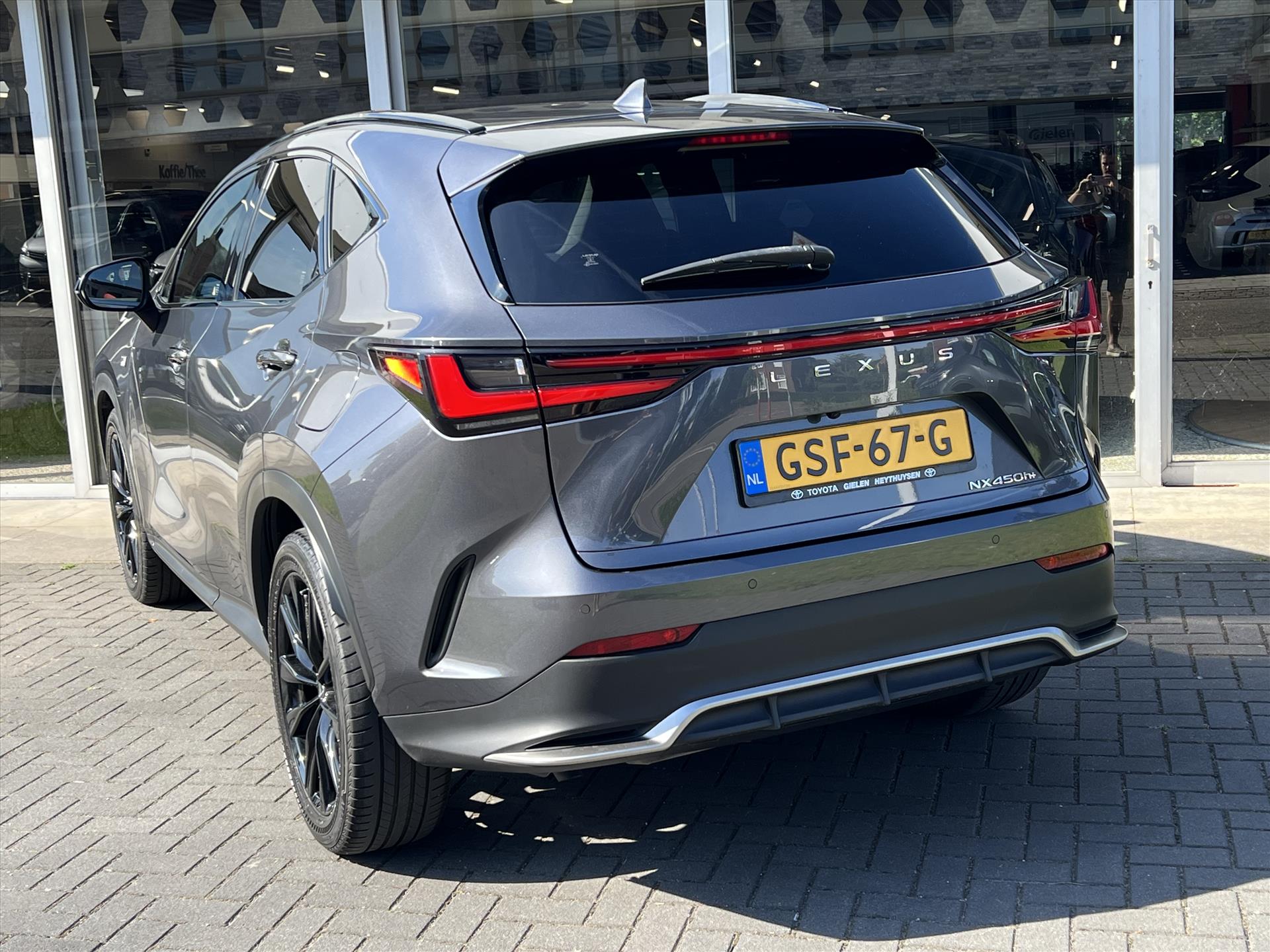 Foto van Lexus Lexus Nx450h+