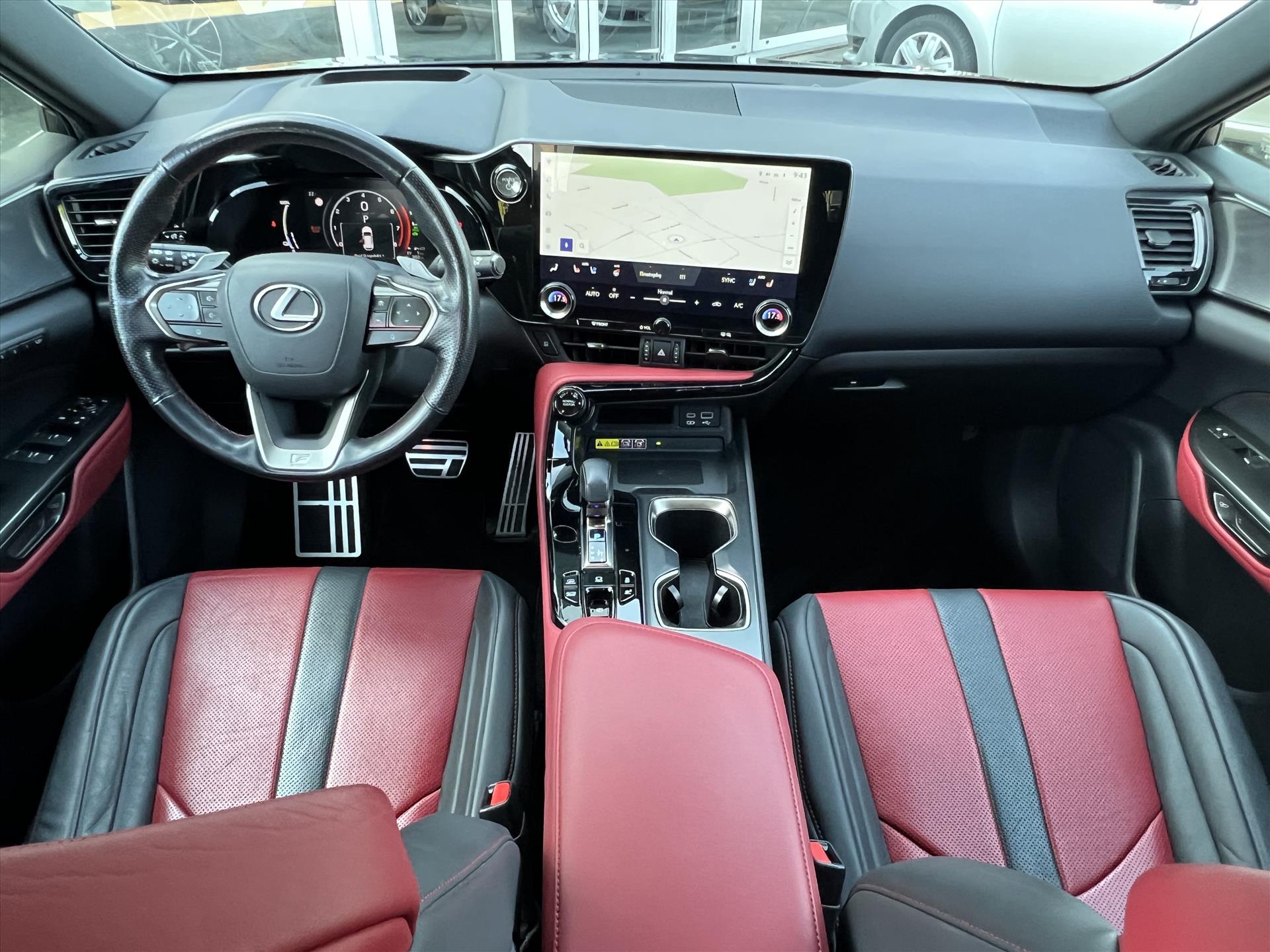 Foto van Lexus Lexus Nx450h+