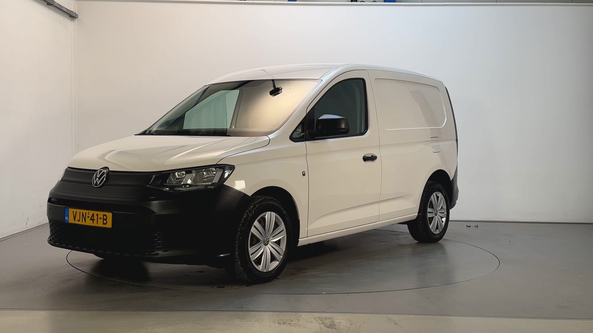 Foto van Volkswagen Caddy Modified Partition Wall
